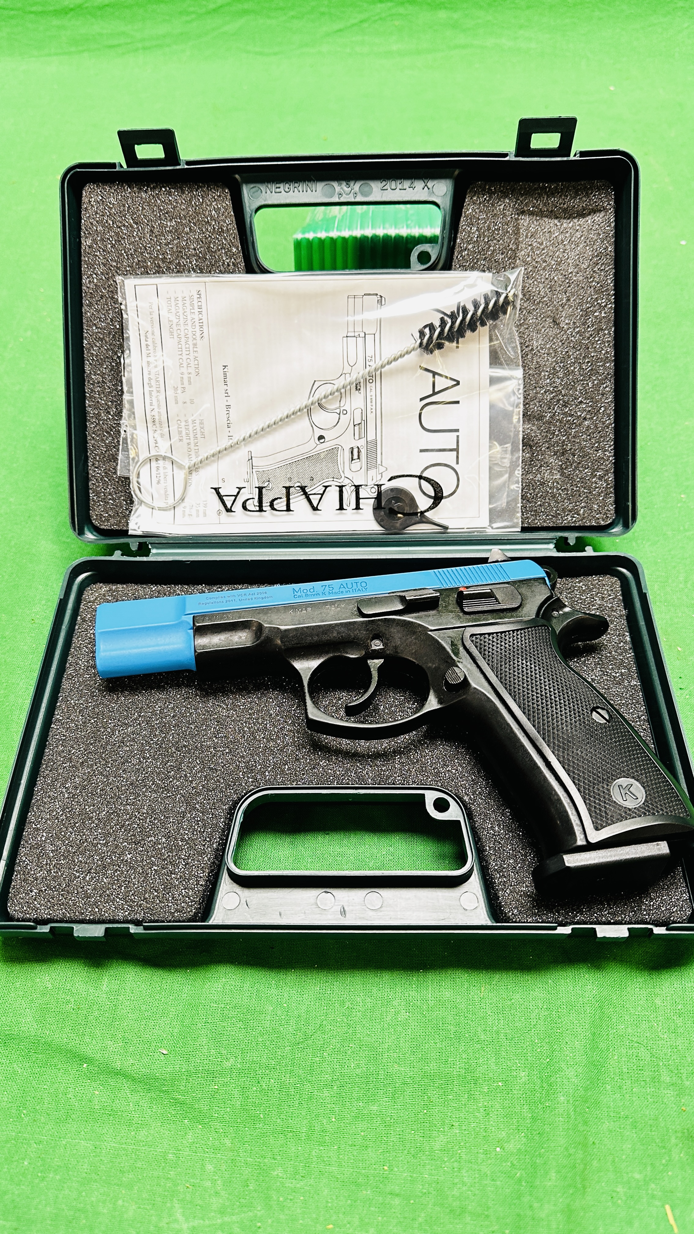 A BOXED CHIPPA 75 ARMEX 8MM BLANK FIRE PISTOL COMPLETE WITH INSTRUCTIONS AND CLEANING ROD - (ALL - Image 11 of 11