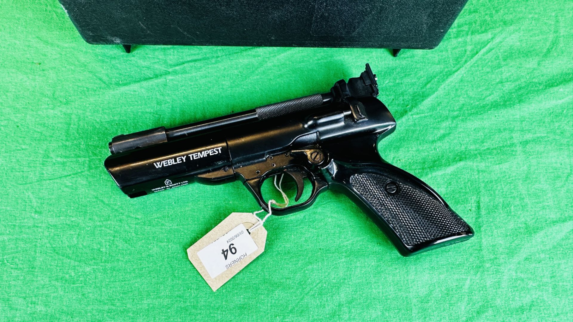 WEBLEY "TEMPEST" .