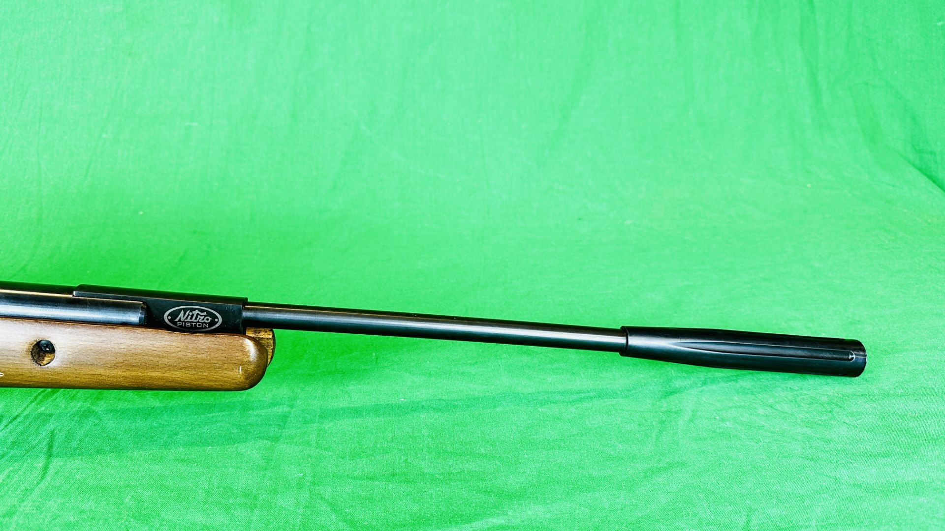 CROSMAN "NITRO VENOM" . - Image 5 of 13