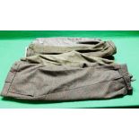 FOUR PAIRS OF SPORTING BREECHES TO INCLUDE 2 X HUCKLECOAT SIZE 40,