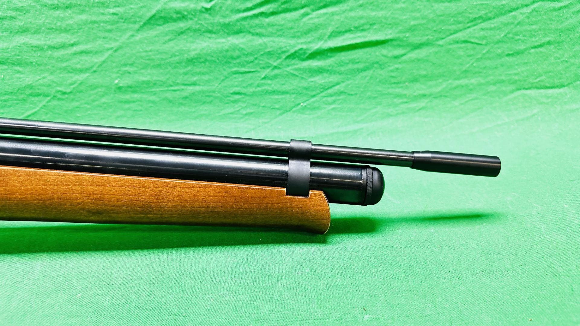 AIRARMS S300 . - Image 5 of 12