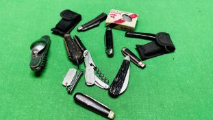 GROUP OF 15 VINTAGE AND MODERN POCKET KNIVES AND MULTI TOOLS INCLUDING RICHARDS, NEW HOLLAND, CK, J.
