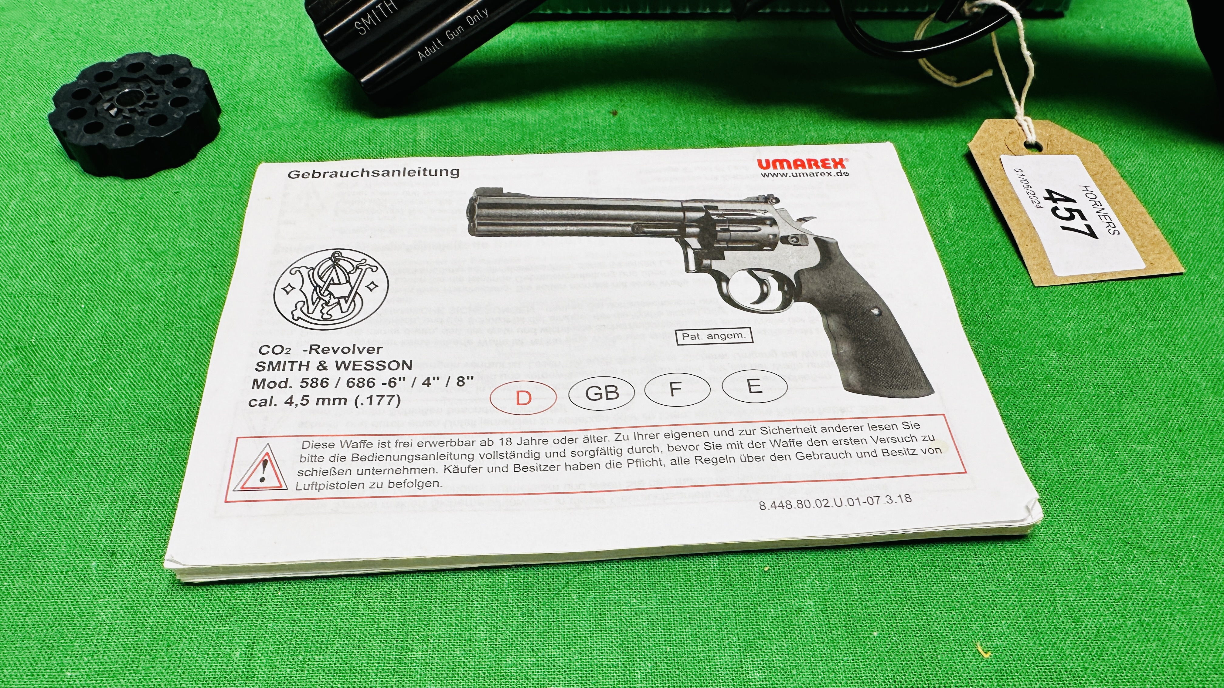 AN UMAREX SMITH & WESSON CO2 . - Image 5 of 12
