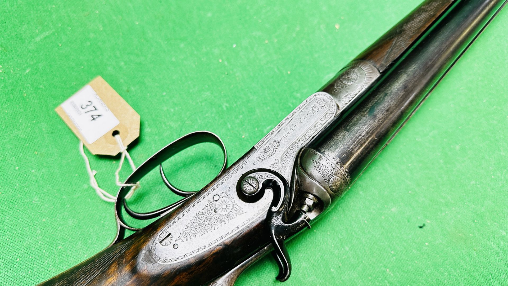 G E LEWIS 12 BORE SIDE BY SIDE HAMMER ACTION SHOTGUN, SIDELOCK, ENGRAVED SIDE PLATE, BARREL LENGTH . - Image 13 of 35