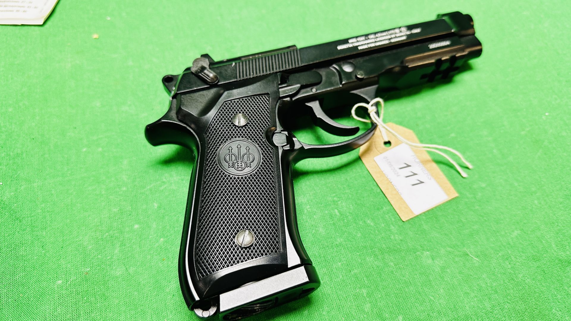 PIETRO BERETTA MOD 92 A1 18 ROUND CO2 BLOW BACK STEEL BB AIR PISTOL COMPLETE WITH ORIGINAL BOX, - Image 8 of 18