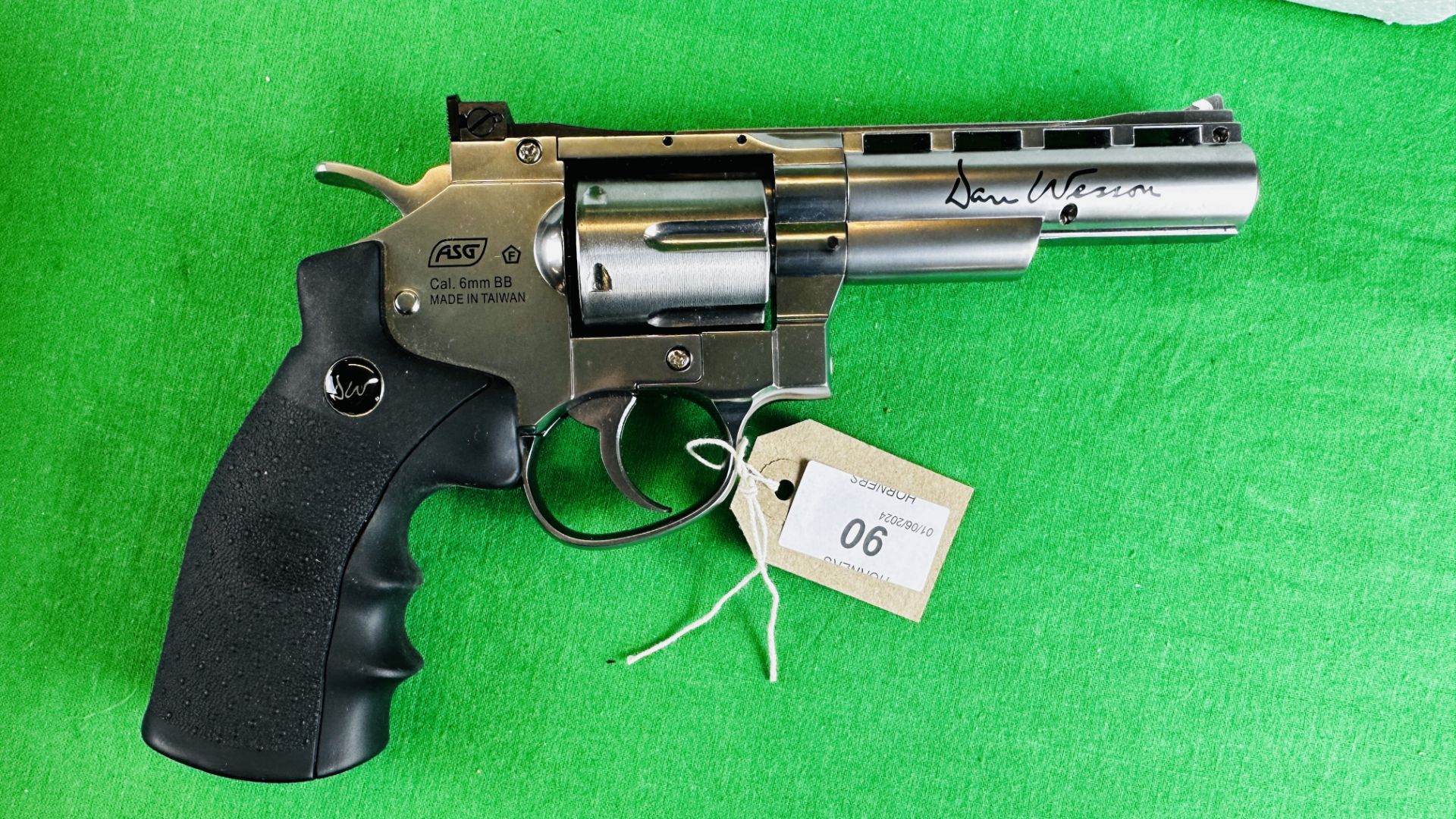 DAN WESSON 4" Co2 CAL. - Image 5 of 19