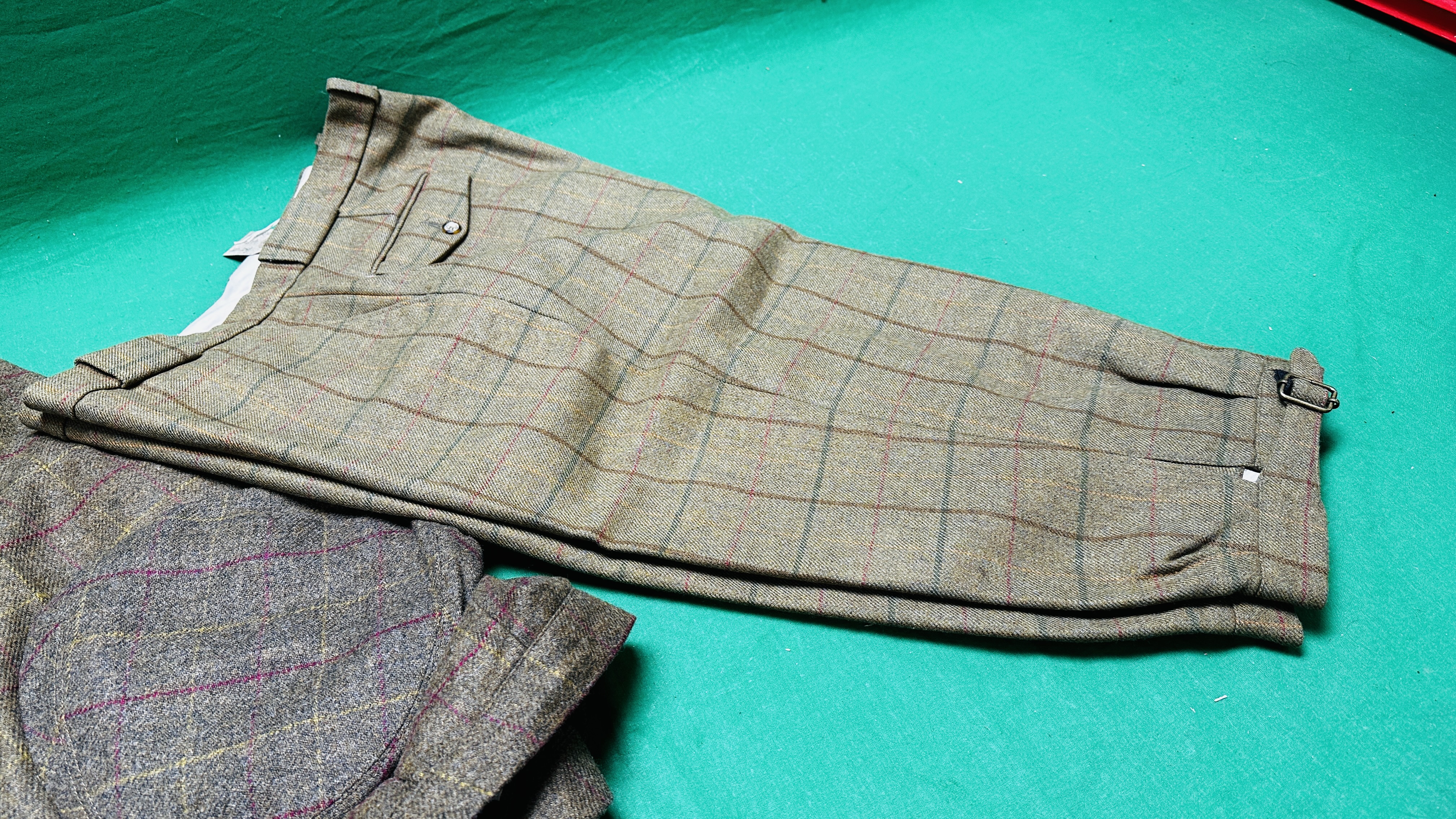 TWO SETS GENTLEMANS HUCKLECOAT TWEED WAISTCOAT SIZE 44 AND MATCHING BREECHES SIZE 40 PLUS - Image 5 of 5