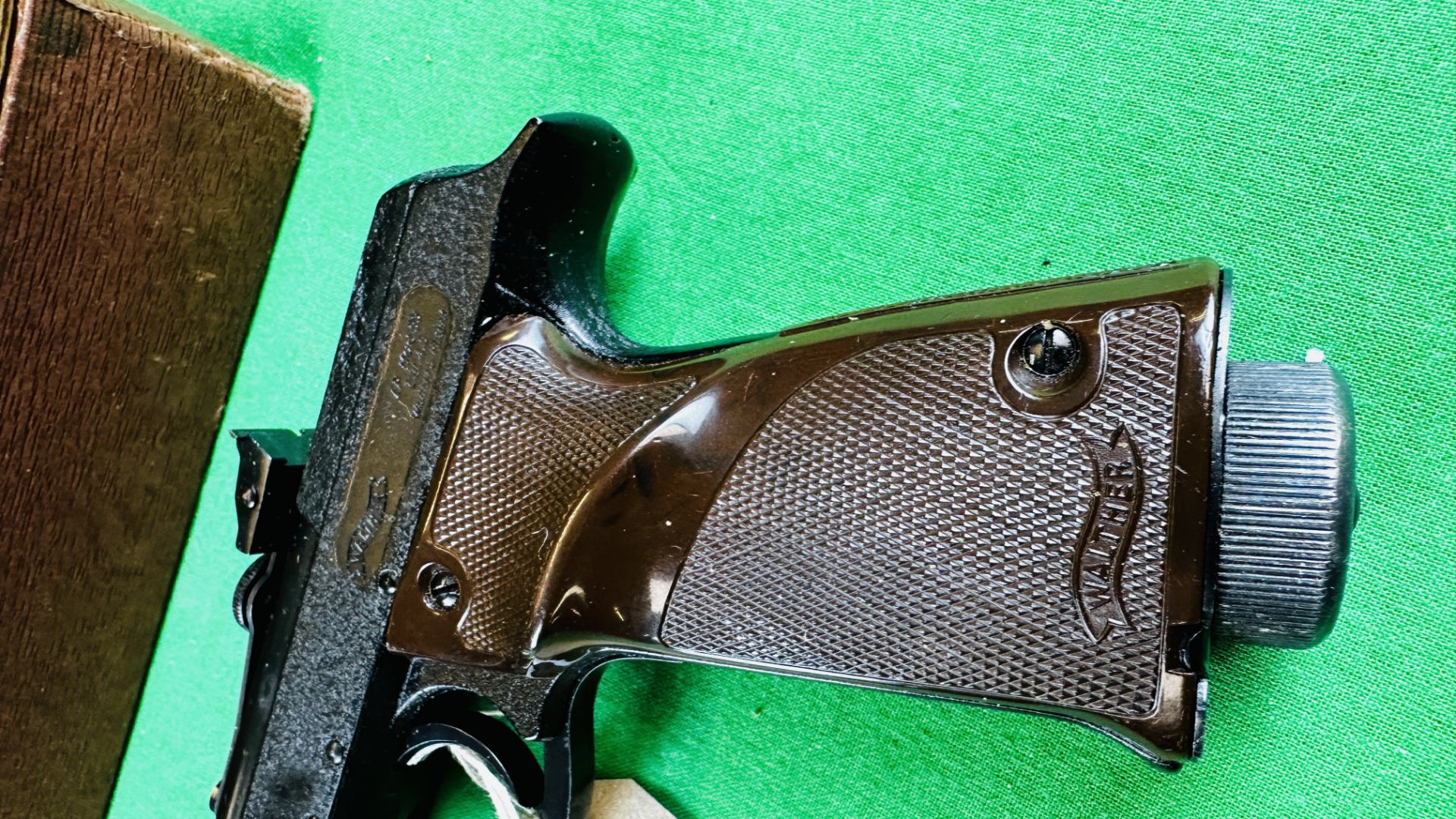 VINTAGE WALTHER LUFTPISTOLE MODEL 53 . - Image 9 of 24