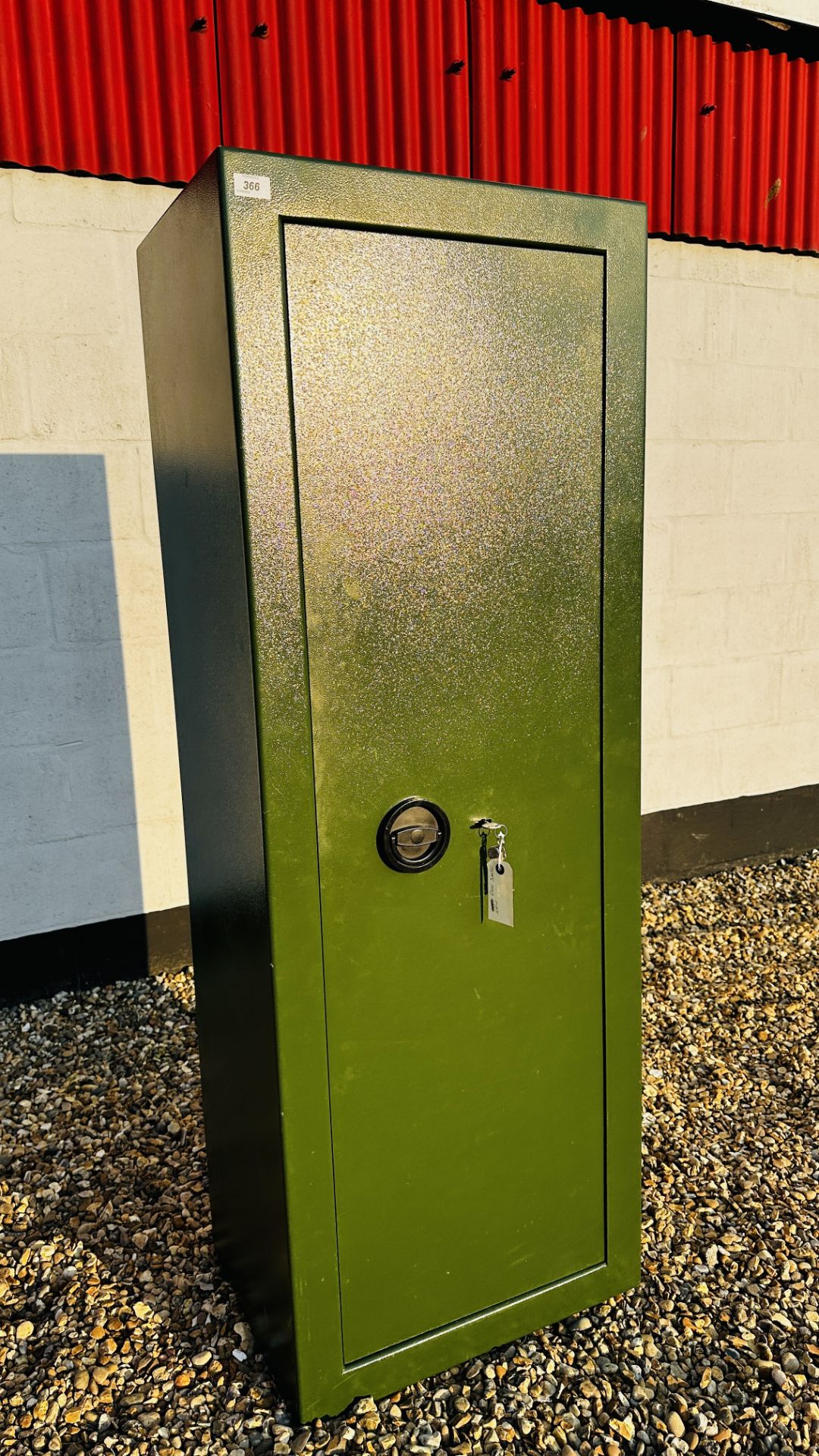 A STAHLSCHRANK SAFARI 8, 8 GUN CAPACITY GUN SAFE, WIDTH 54CM, DEPTH 40CM, - Image 2 of 13