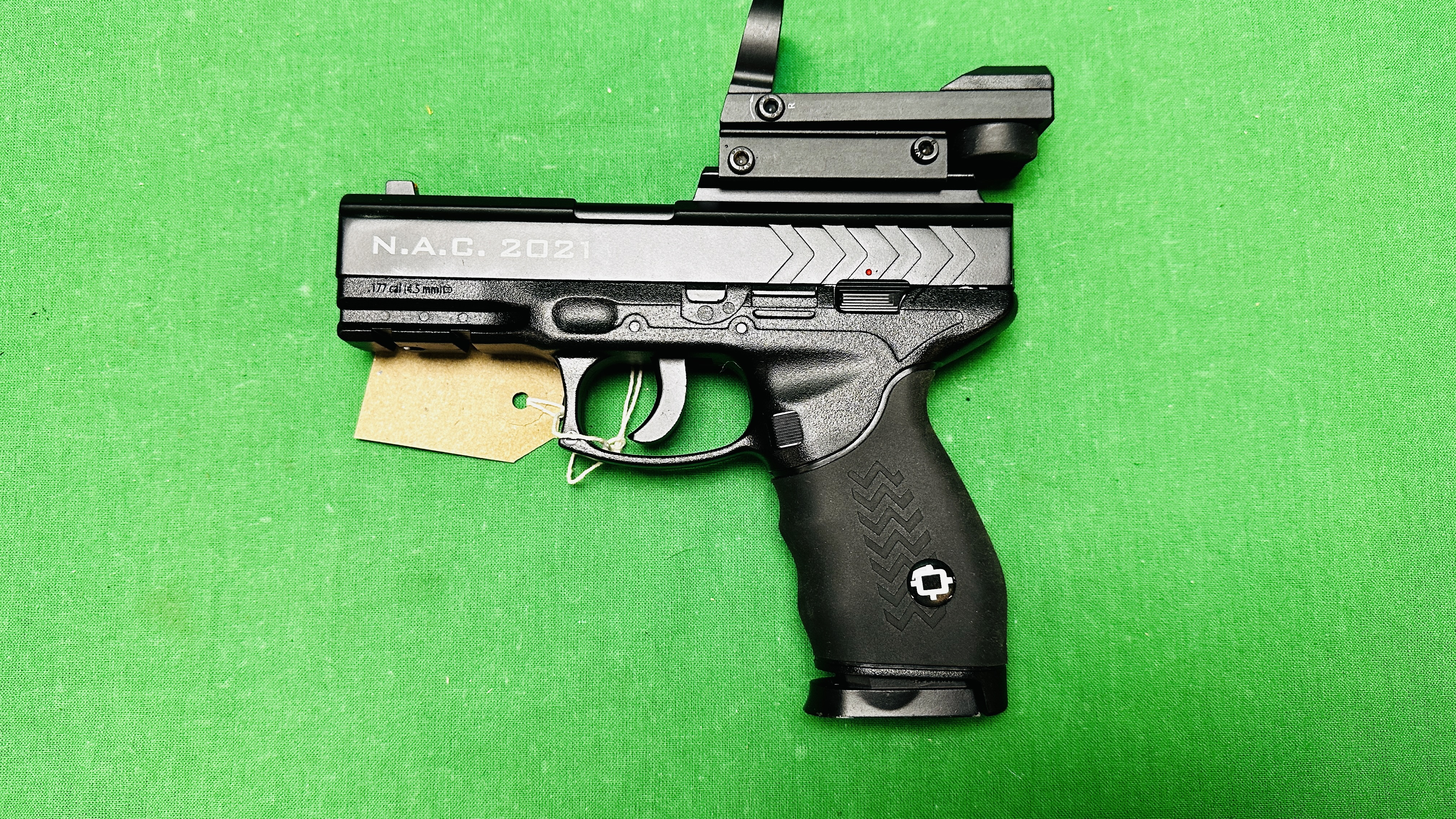 NORICA NAC 2021 CO2 MULTI SHOT AIR PISTOL COMPLETE WITH SIGHT - (ALL GUNS TO BE INSPECTED AND - Image 5 of 9