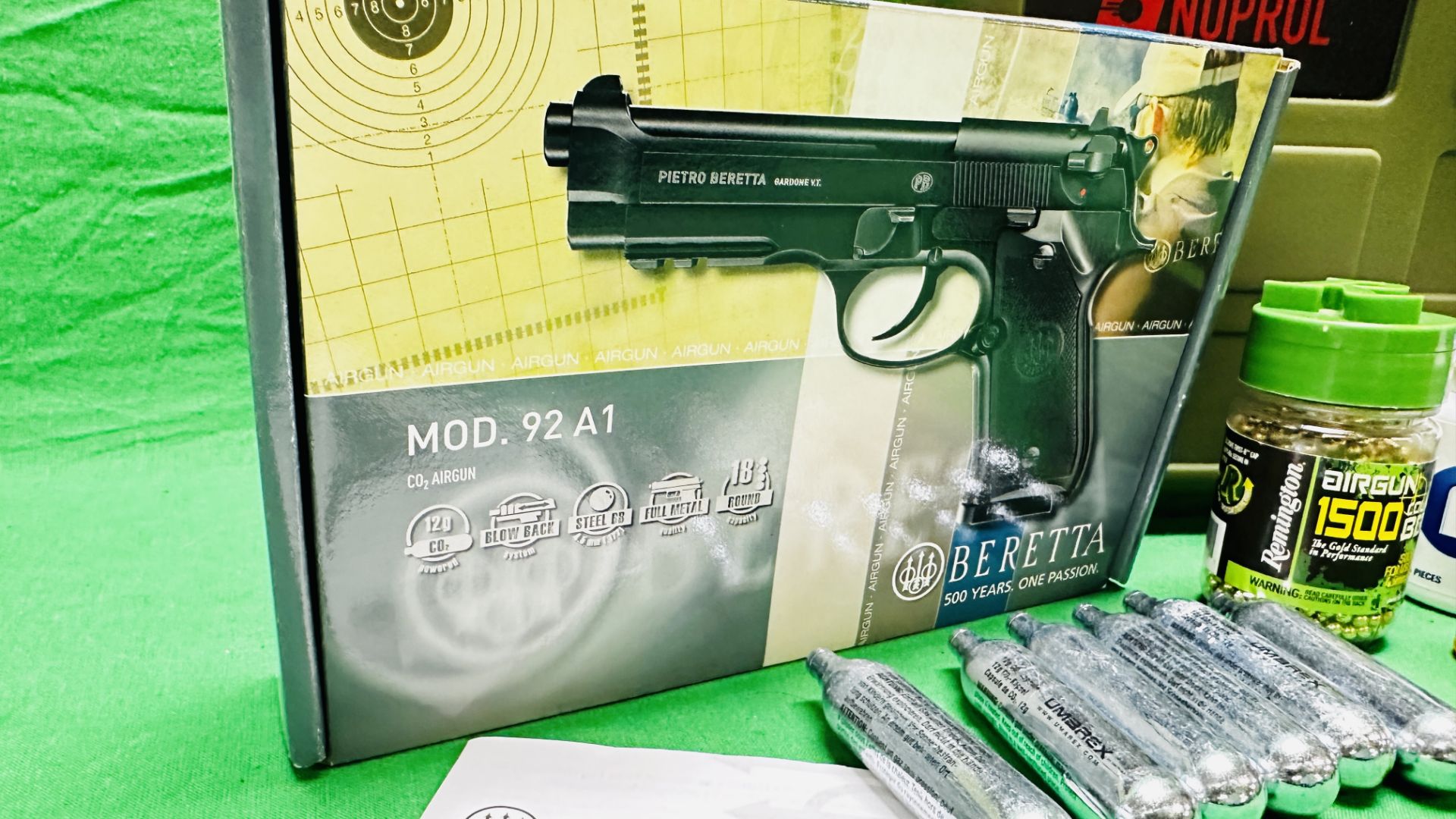 PIETRO BERETTA MOD 92 A1 18 ROUND CO2 BLOW BACK STEEL BB AIR PISTOL COMPLETE WITH ORIGINAL BOX, - Image 13 of 18