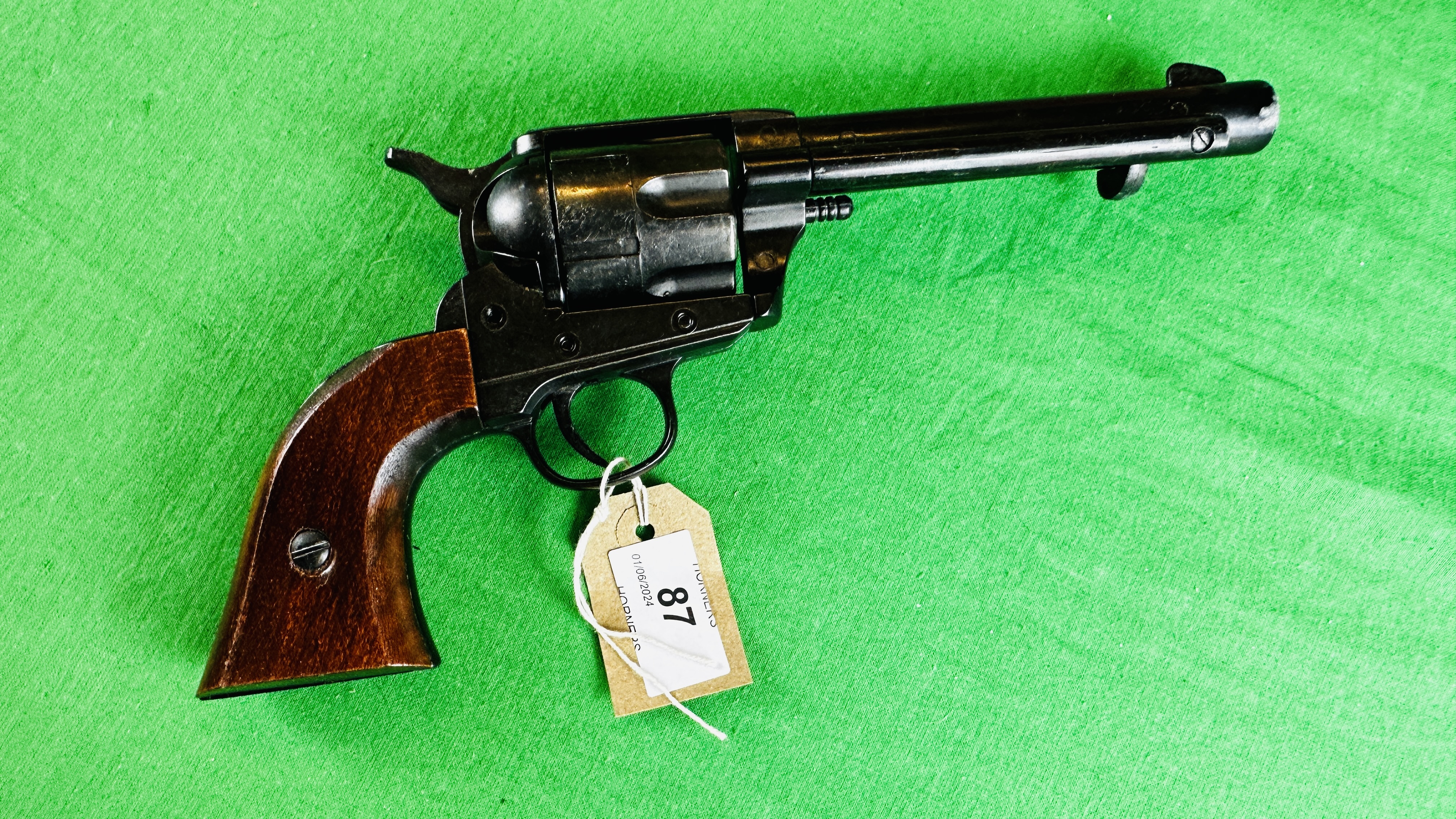 FAST DRAW SINGLE ACTION "ARMY 45" REPLICA REVOLVER (BOXED) - (ALL GUNS TO BE INSPECTED AND SERVICED - Bild 8 aus 17