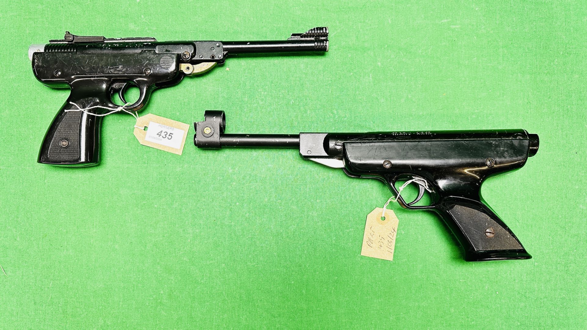 TWO VINTAGE AIR PISTOLS TO INCLUDE FRENCH MANU ARM .22 CALIBRE BREAK BARREL AND ITALIAN CONDOR .