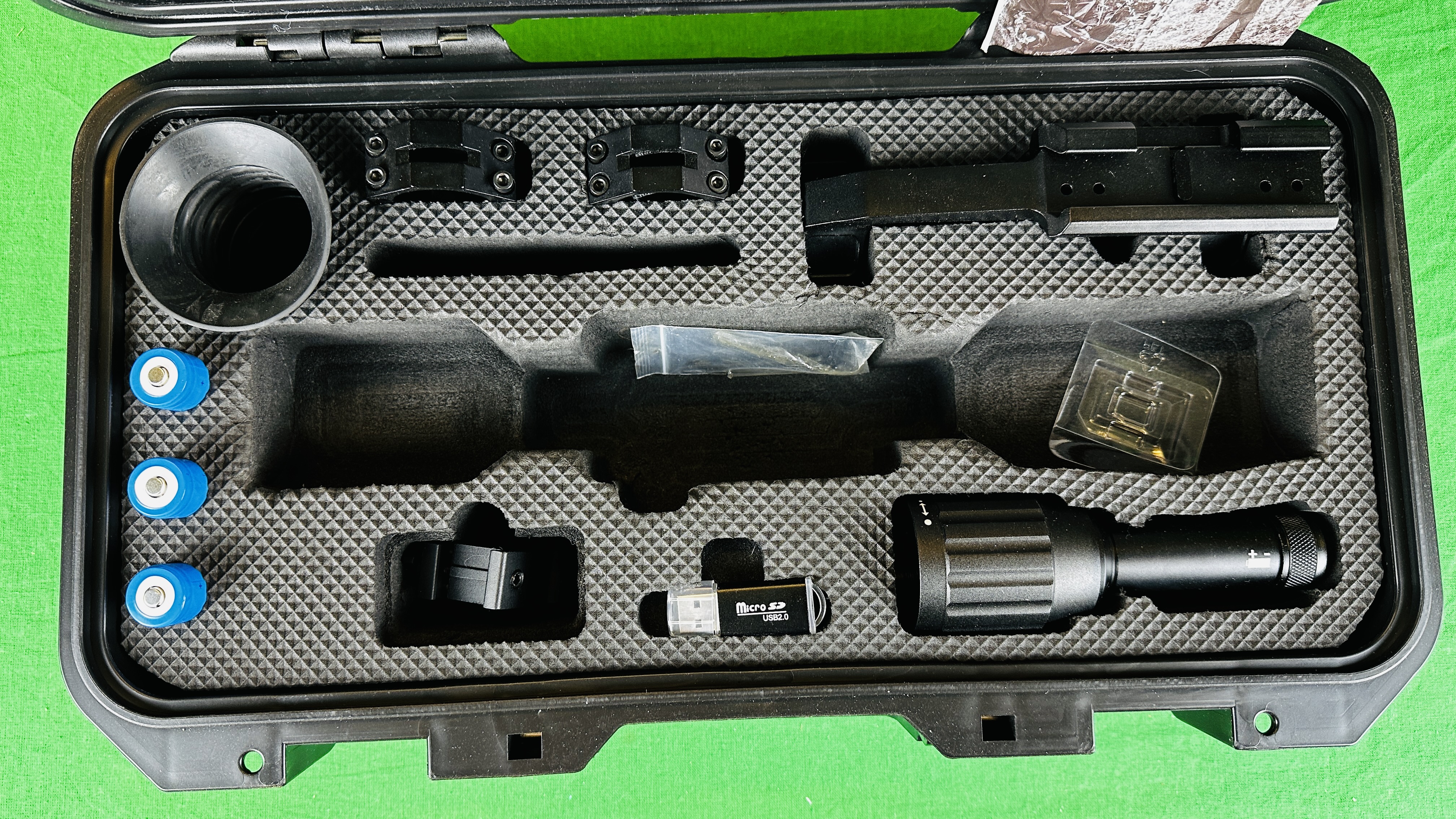 WULF 3-24X DAY/NIGHT VISION RIFLE SCOPE IN HARD SHELL CARRY CASE WITH ACCESSORIES. - Image 14 of 24