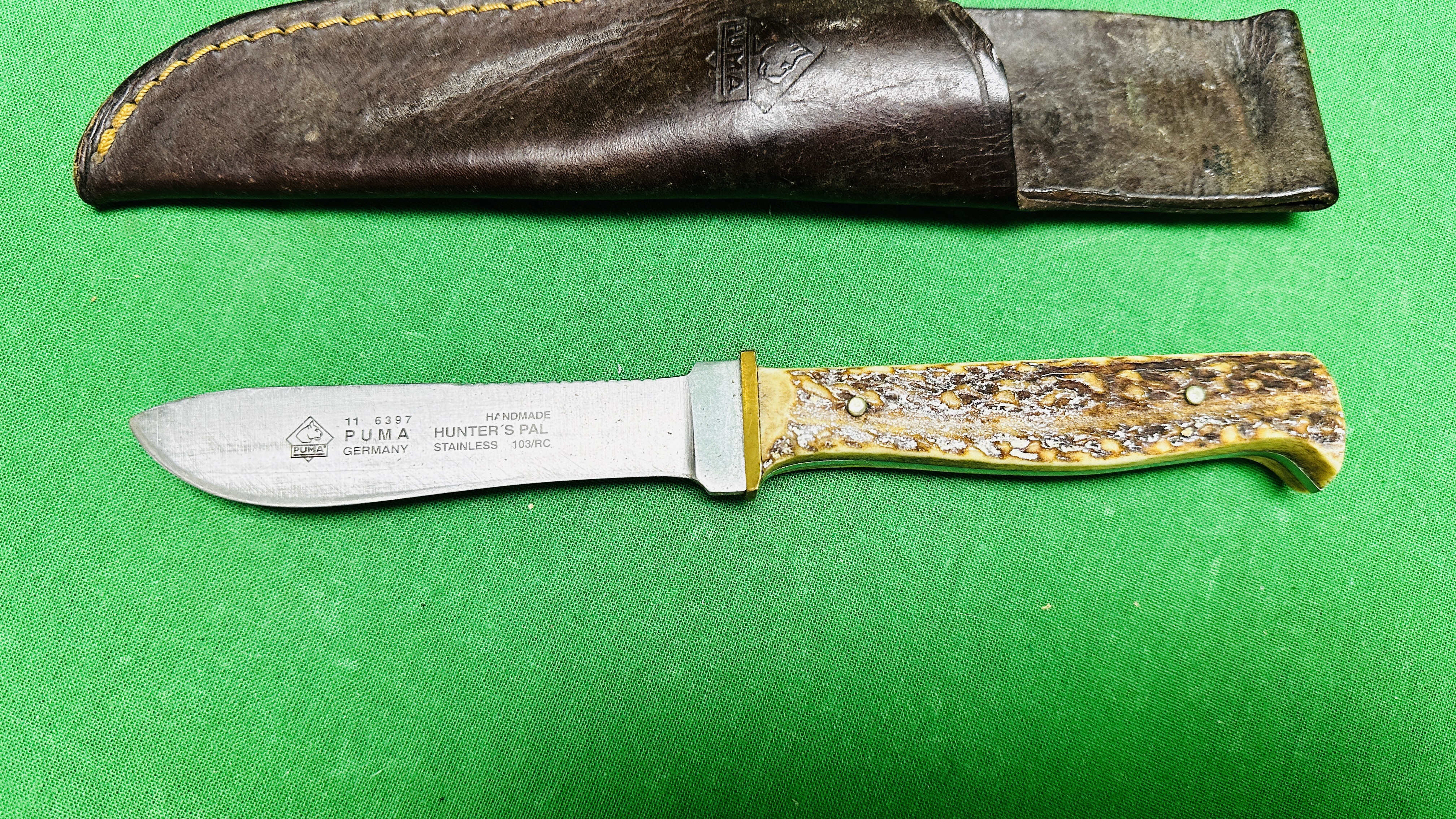 TWO VINTAGE HUNTERS KNIVES IN SHEATHES TO INCLUDE PUMA HUNTERS PAL AND BENIE GARLAND - NO POSTAGE - Image 3 of 8