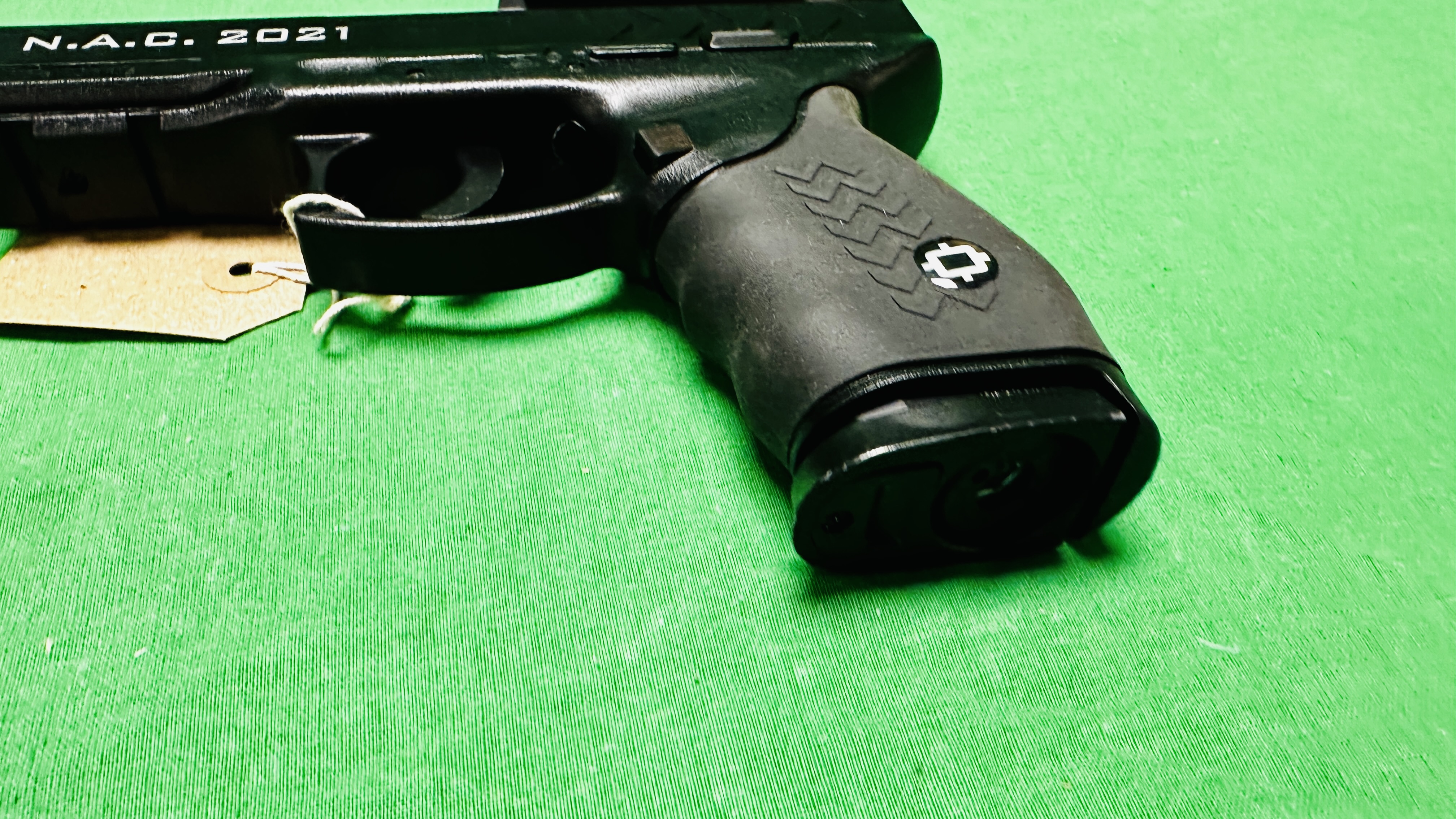 NORICA NAC 2021 CO2 MULTI SHOT AIR PISTOL COMPLETE WITH SIGHT - (ALL GUNS TO BE INSPECTED AND - Image 8 of 9