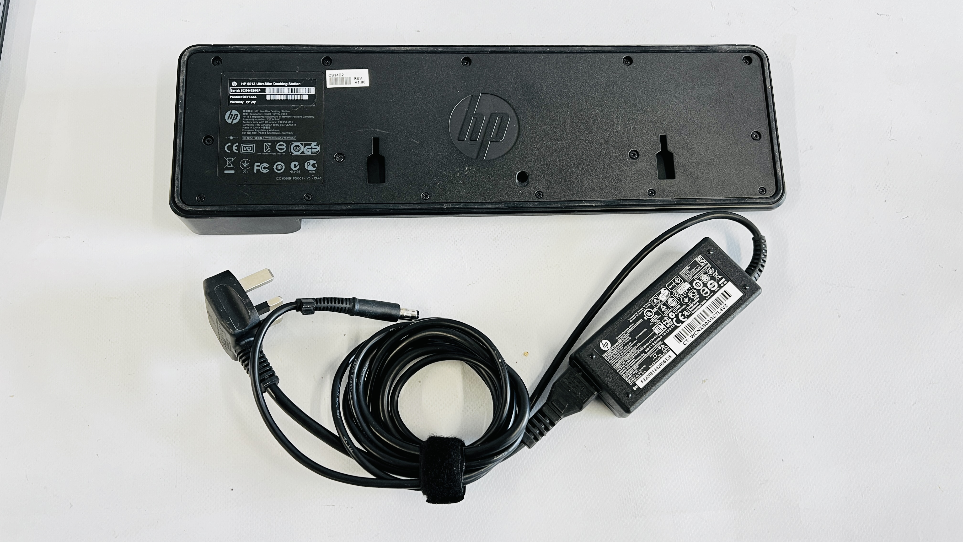 HP ELITEBOOK 840 LAPTOP CORE i5 COMPLETE WITH CHARGER & HP ULTRASLIM DOCKING STATION - NO OPERATING - Image 6 of 6