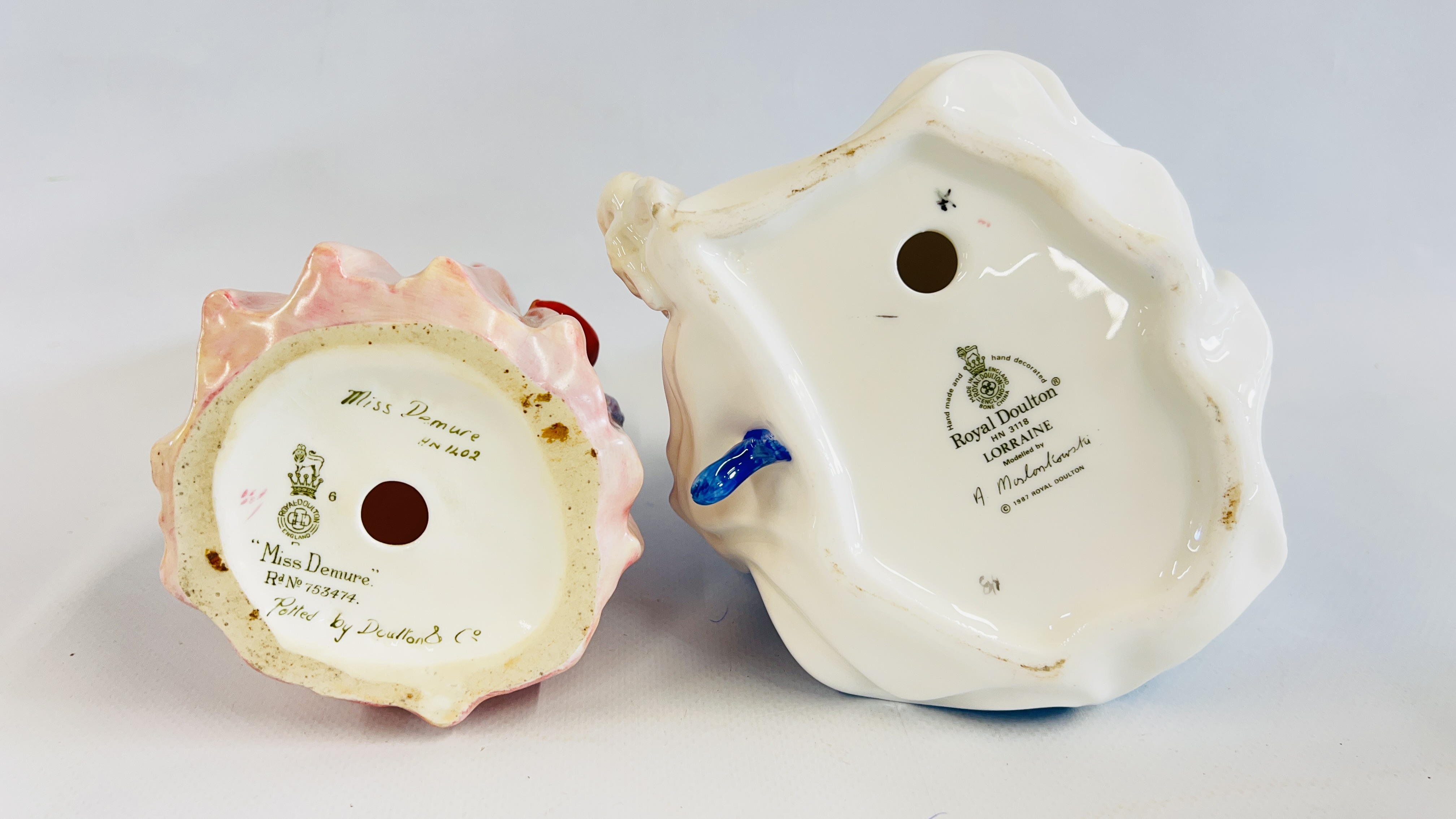 A GROUP OF SIX ROYAL DOULTON PORCELAIN COLLECTORS FIGURES TO INCLUDE "FOR YOU" HN3863, - Image 5 of 7
