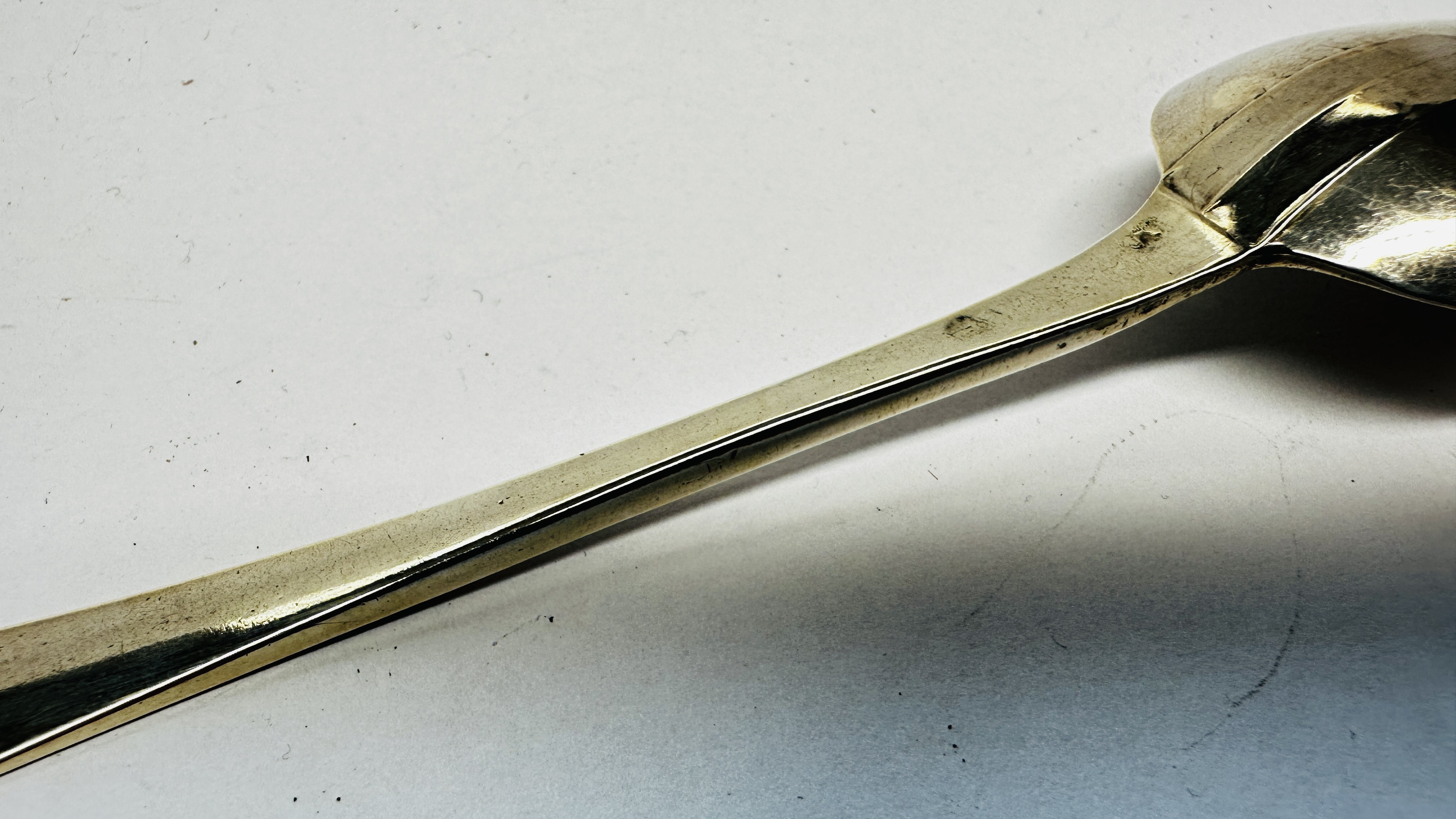 AN C18th SILVER SPOON, LONDON ASSAY 1793, MAKER G. GRAY, L 21.5CM. - Image 7 of 10