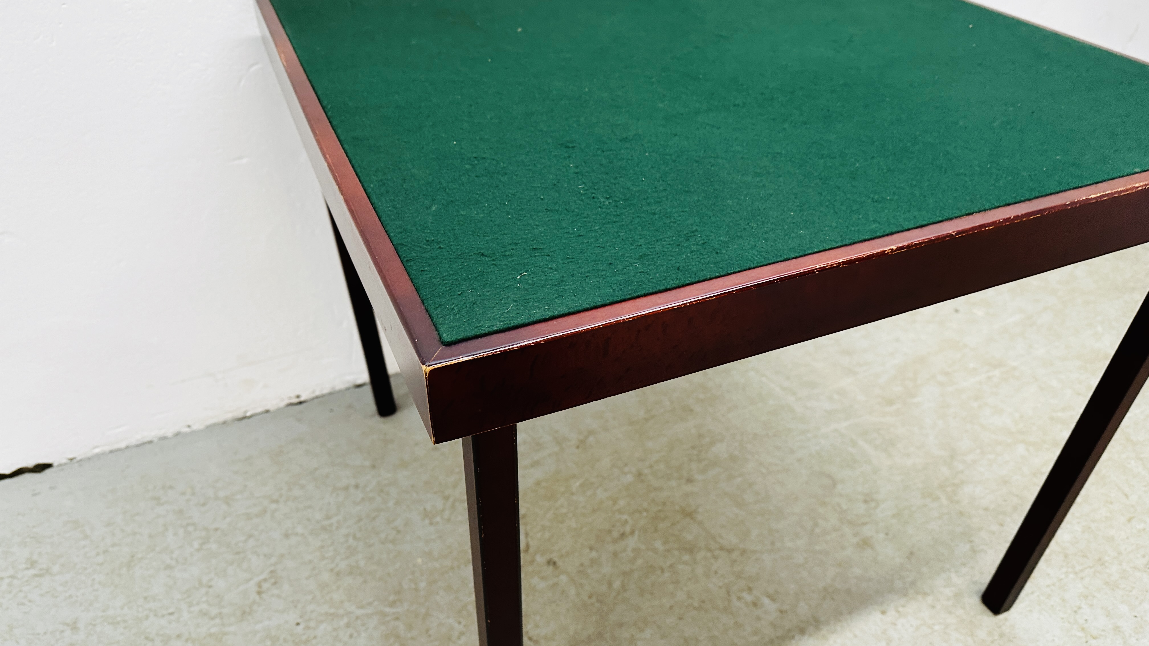 A GOOD QUALITY MODERN CARD TABLE WITH FOLDING LEGS 79 X 79CM. - Image 4 of 6