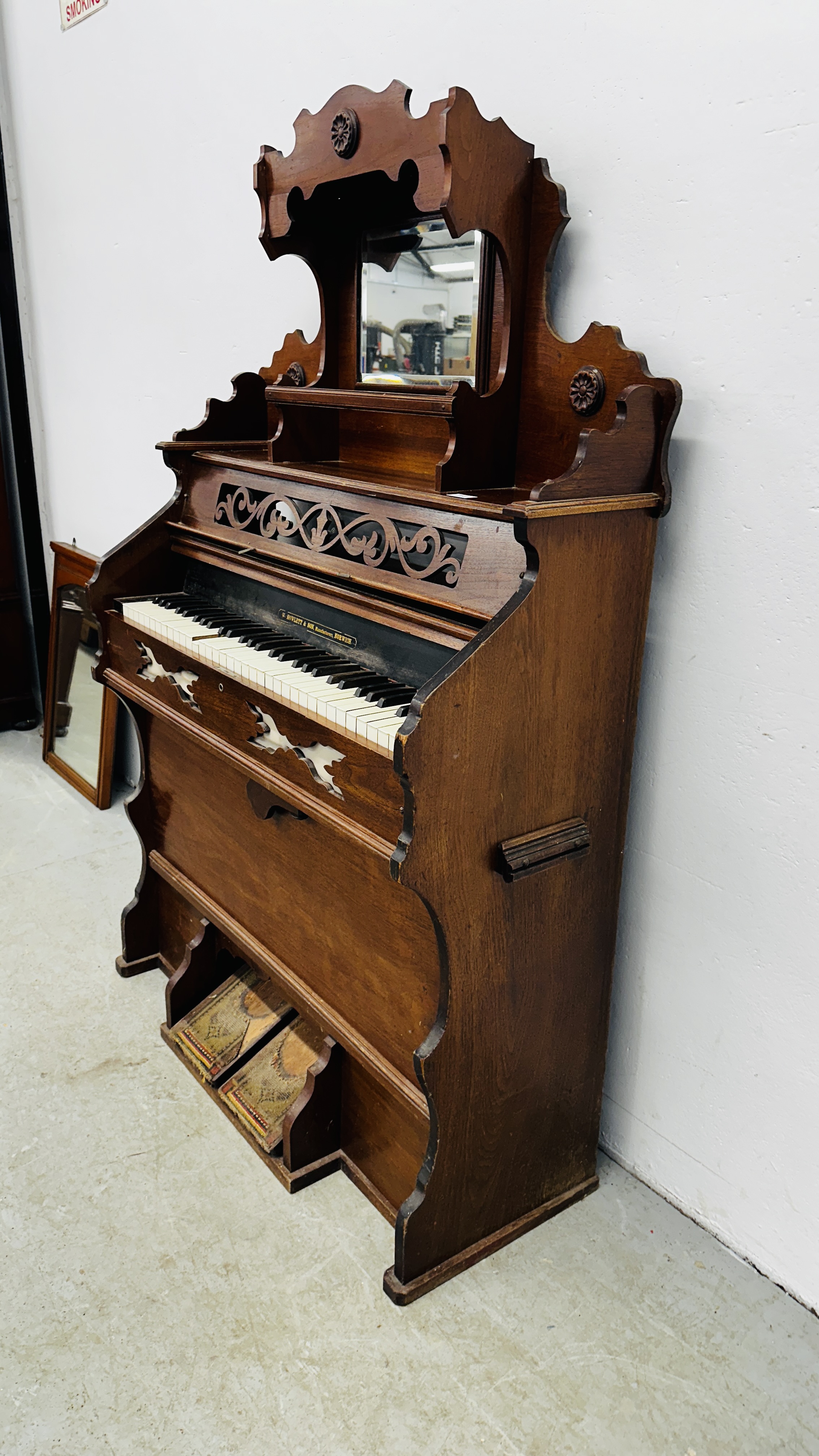 A C19TH MAHOGANY CHAPEL HARMONIUM SUPPLIED BY W. HOWLETT & SON, NORWICH W 98CM. - Bild 6 aus 6