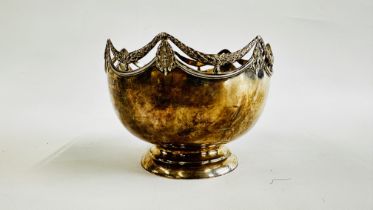 A VINTAGE SILVER PRESENTATION BOWL DECORATED WITH GARLAND SWAGS BEARING INSCRIPTION,