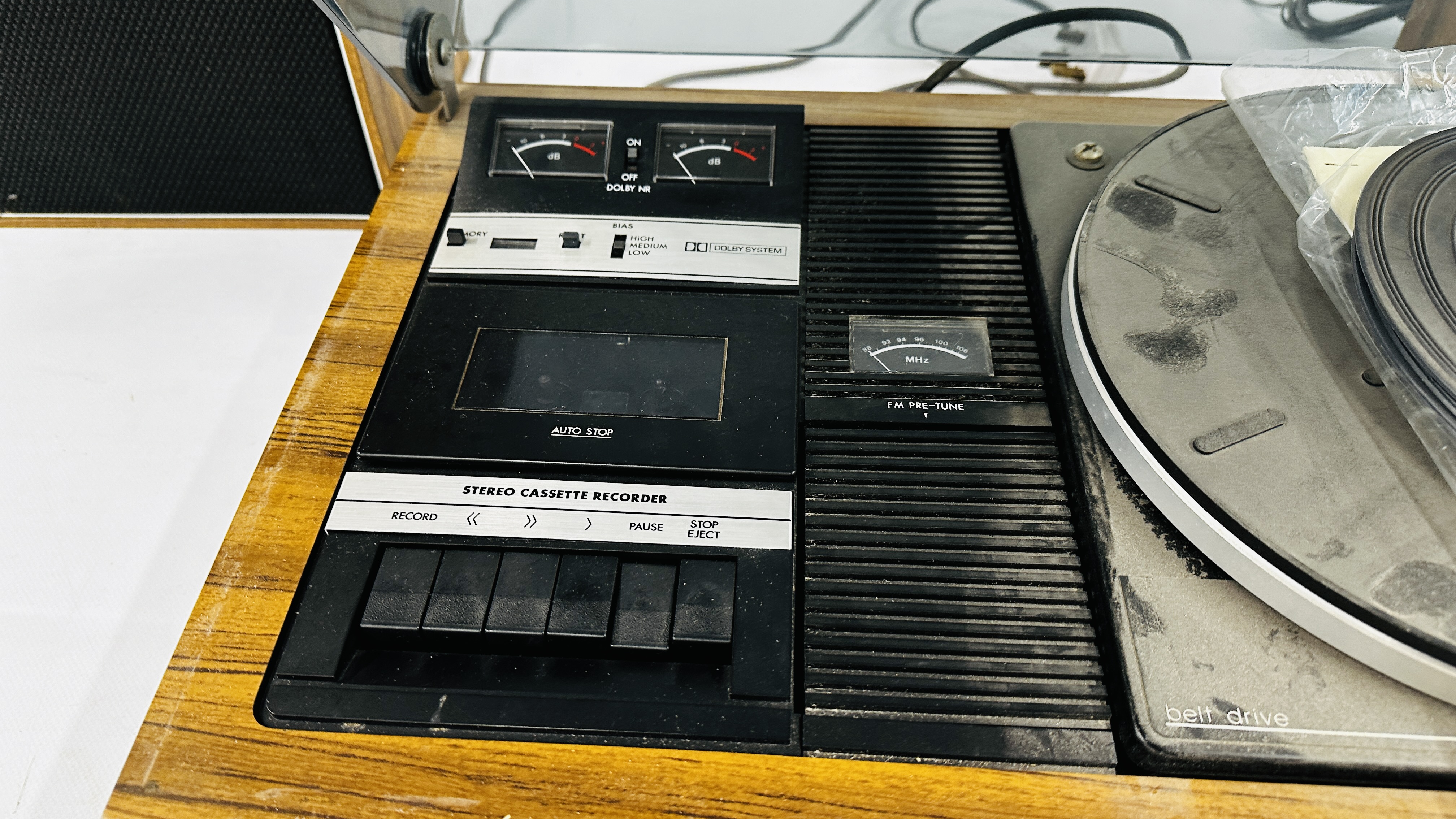 A FERGUSON STUDIO 50D HIFI SYSTEM RECORD/RADIO/TAPE (COLLECTORS ITEM ONLY) ALONG WITH A PAIR OF - Image 4 of 7