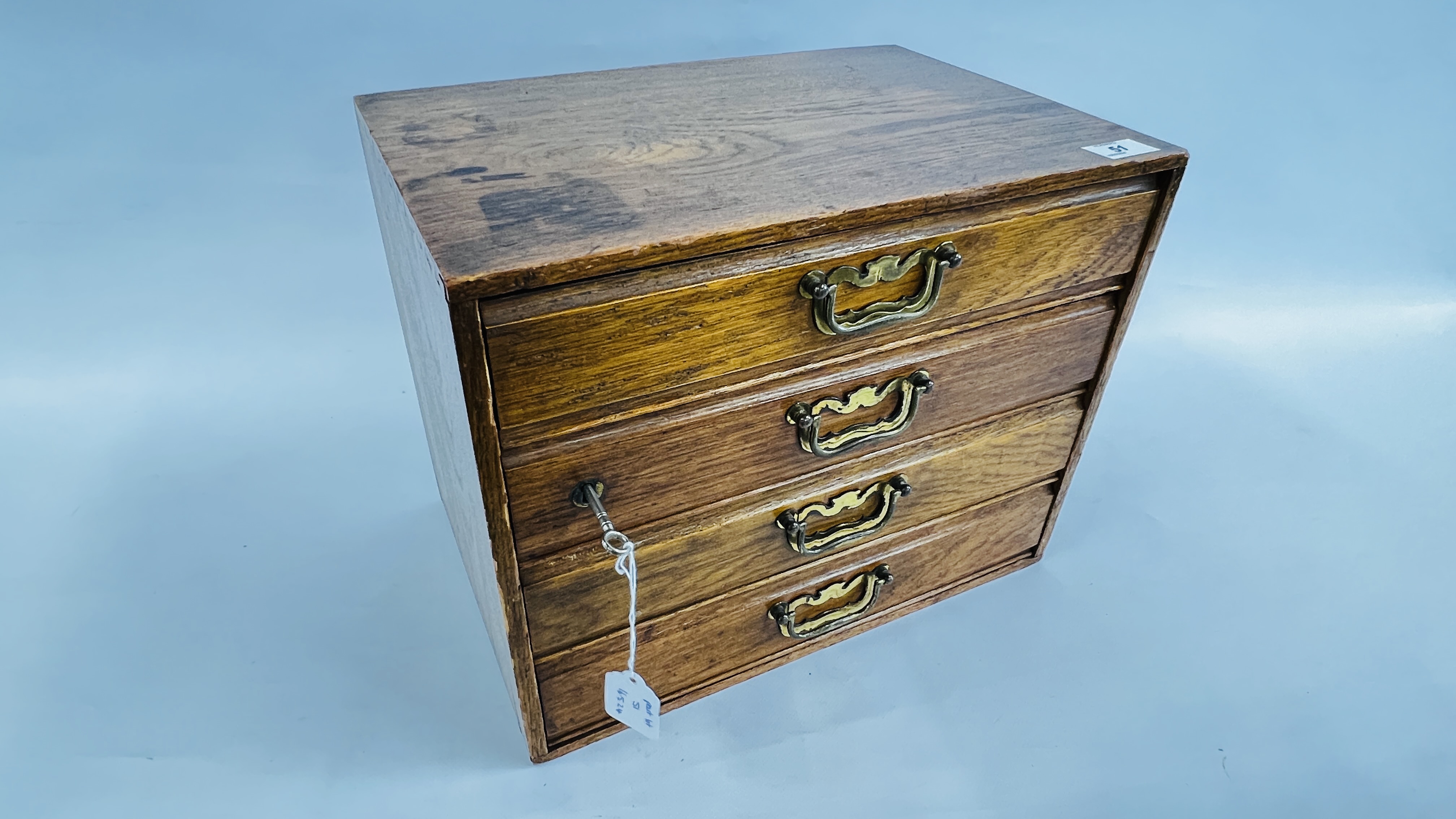 A VINTAGE MAHOGANY 4 DRAWER LOCKABLE STATIONERY CHEST (KEY NOT PRESENT) W 39 X D 27CM X H 31CM.