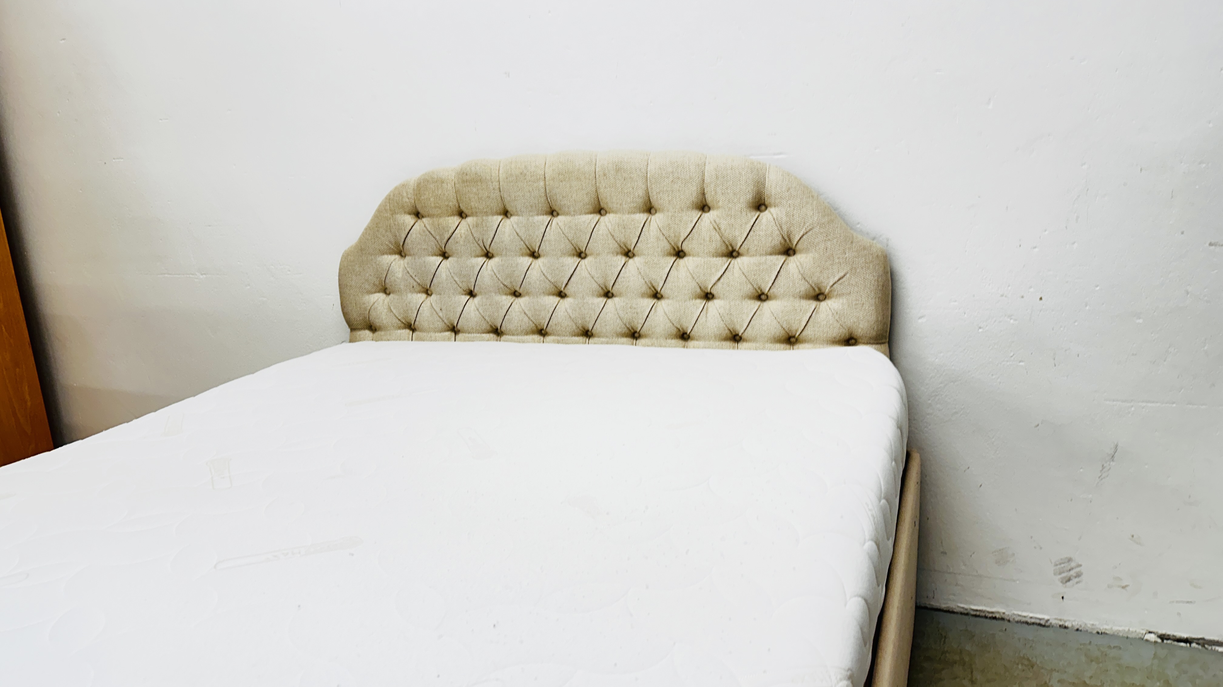 AN ELECTRICALLY ADJUSTABLE DOUBLE BED WITH COOLMAX MATTRESS AND OATMEAL UPHOLSTERED STEWART JONES - Image 15 of 16