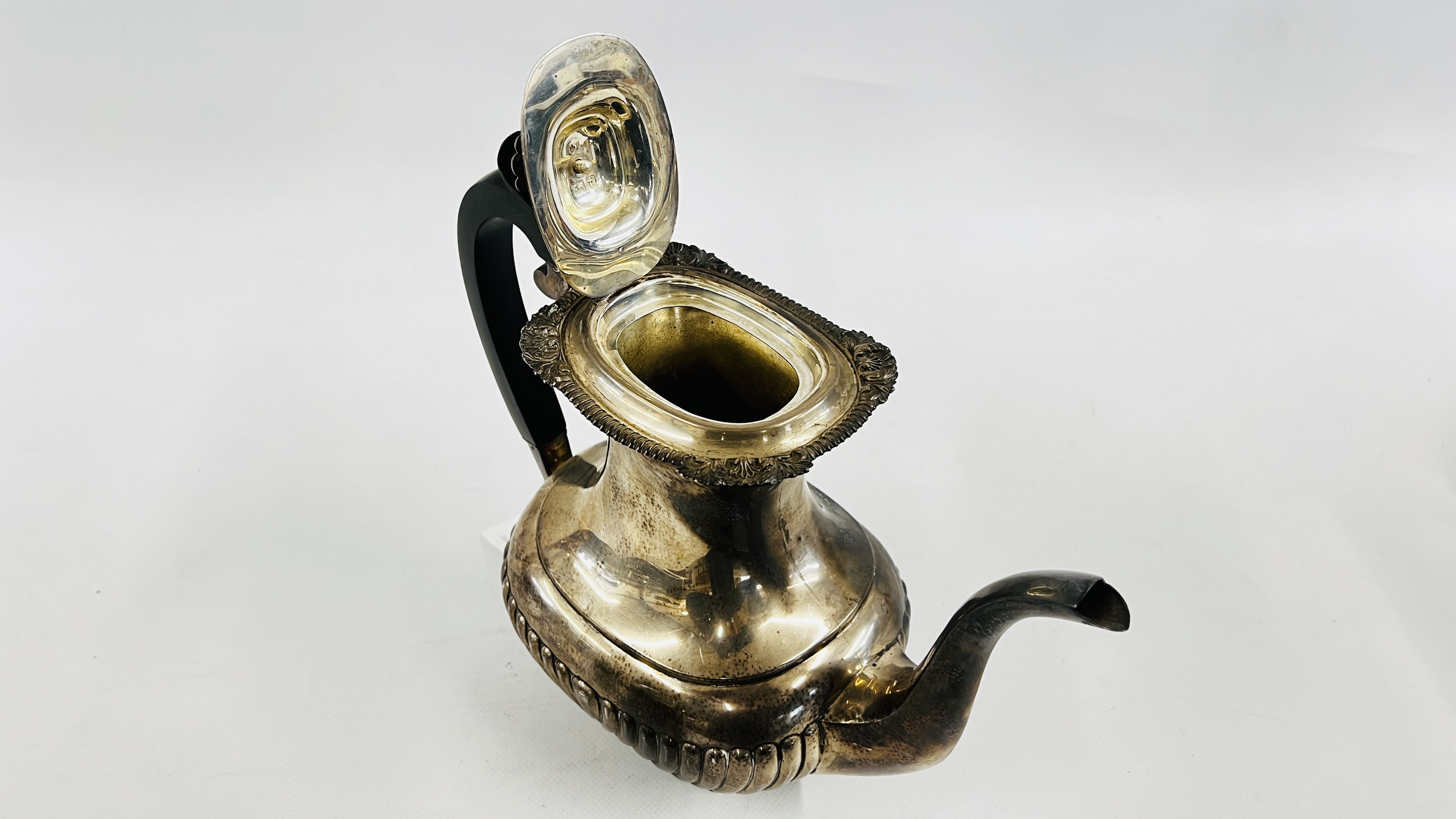 A SILVER COFFEE POT, HAVING AGADROONED BODY, BARNARD & SON, - Image 6 of 9