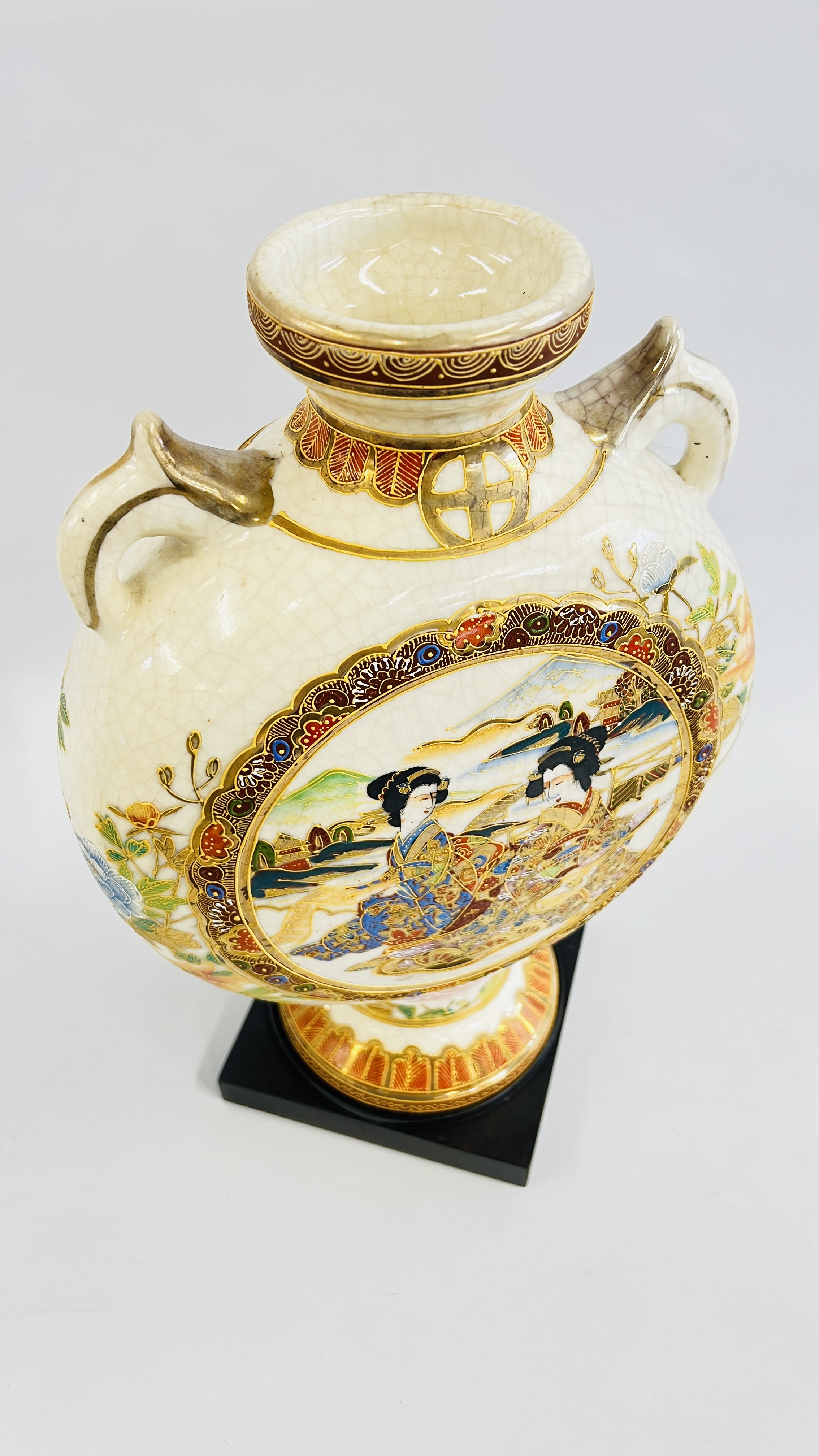 A PAIR OF JAPANESE SATSUMA WARE MOON FLASKS DEPICTING GEISHA GIRLS, - Image 3 of 6