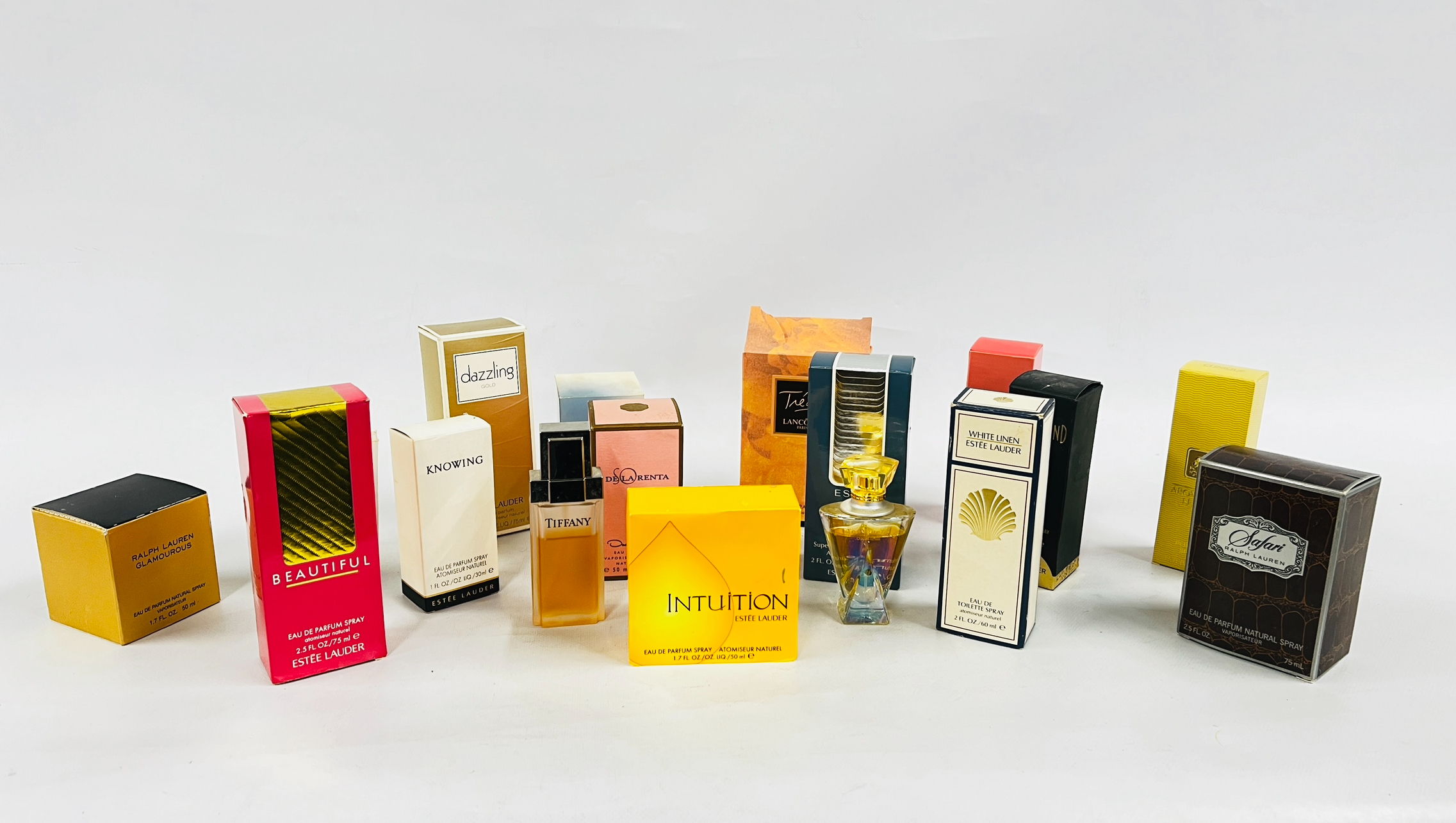 A BOX CONTAINING A GROUP OF 15 BOXED PART USED FRAGRANCES TO INCLUDE EXAMPLES MARKED CLINIQUE, - Image 8 of 8