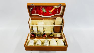 A VINTAGE BREXTON PICNIC SET.