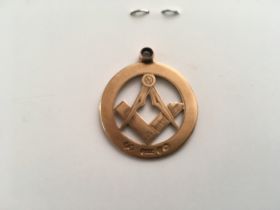 MASONIC SQUARE AND COMPASSES FOB HALLMARKED 625 15 CARAT GOLD, WEIGHT 3.5g.