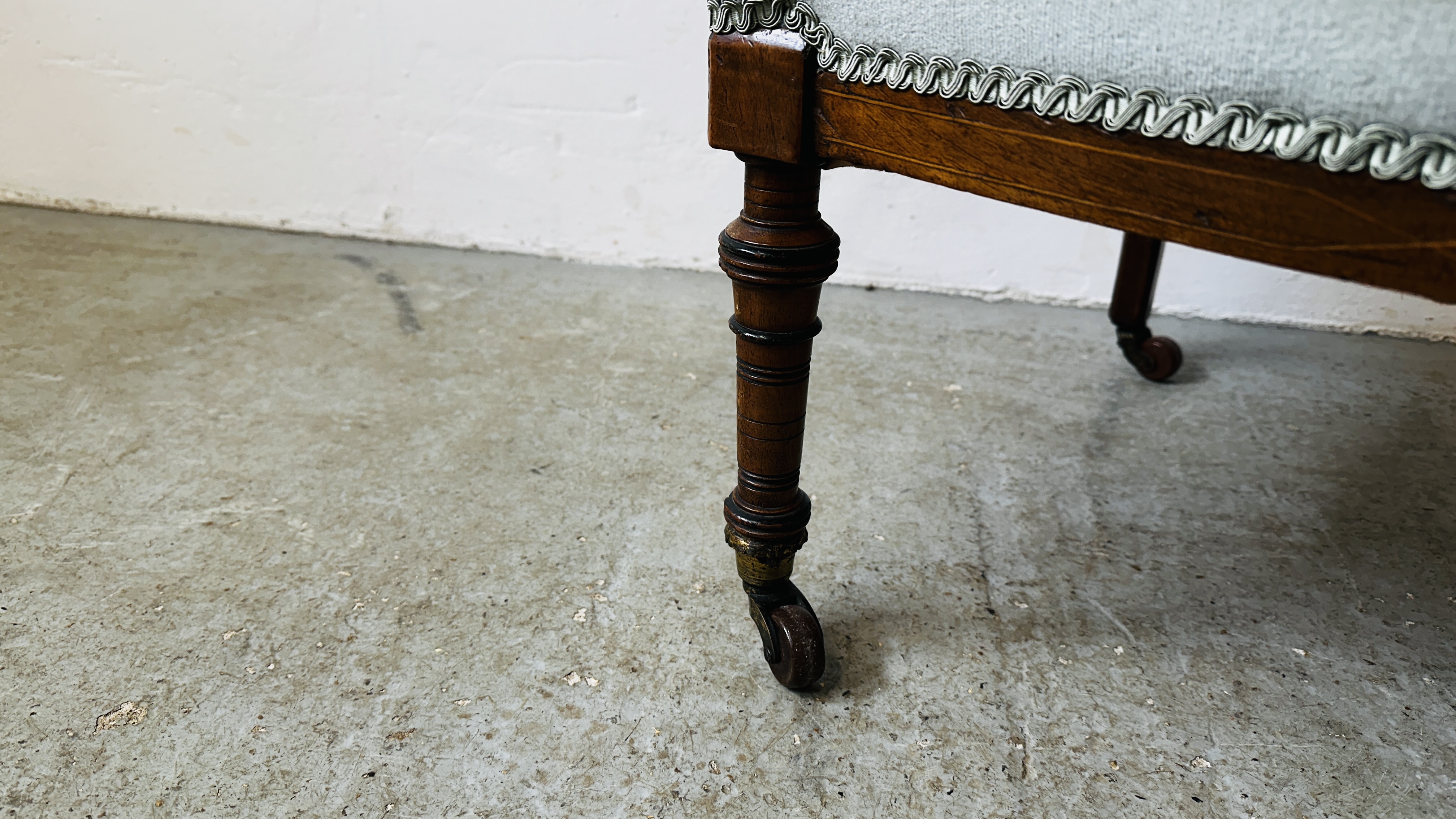 A VICTORIAN MAHOGANY AND INLAID NURSING CHAIR WITH BLUE UPHOLSTERY ON CASTORS. - Bild 8 aus 11