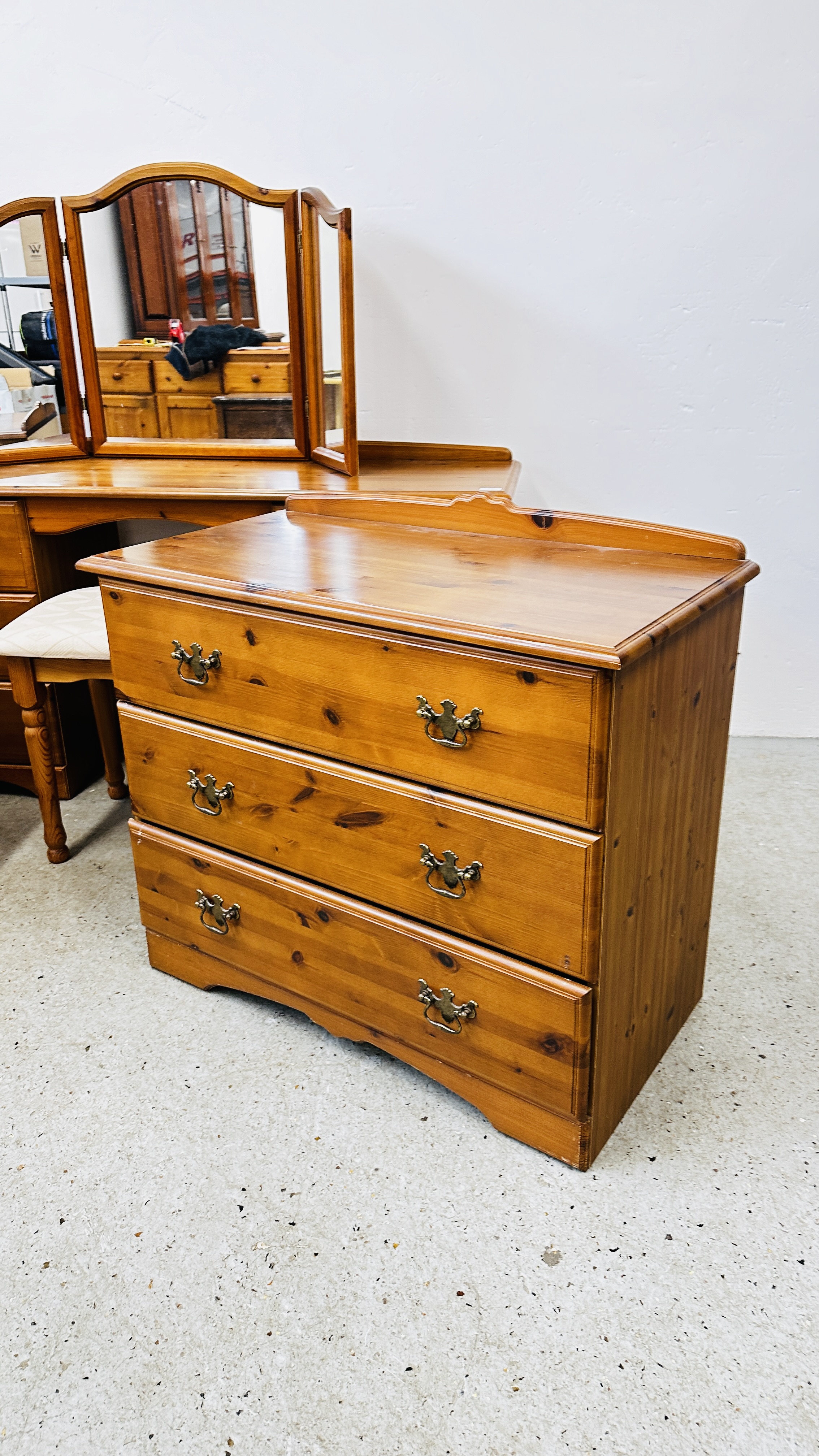 A HONEY PINE 6 DRAWER DRESSING TABLE WITH 3 FOLD MIRROR AND STOOL W 143 X D 44 X H 75CM, - Image 2 of 11
