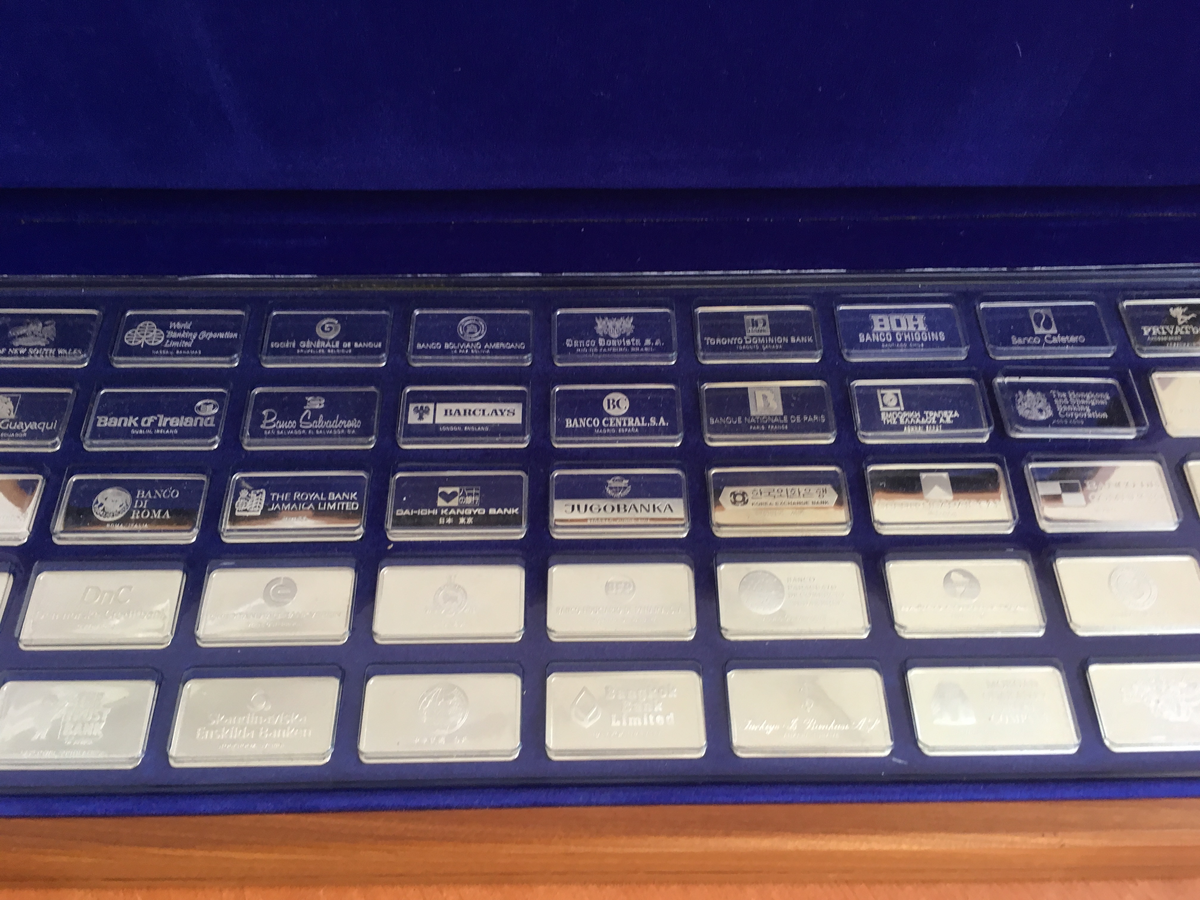 SILVER: PINCHES c1975 THE FIRST INTERNATIONAL BANK INGOT COLLECTION OF FIFTY SILVER INGOTS, - Image 6 of 11