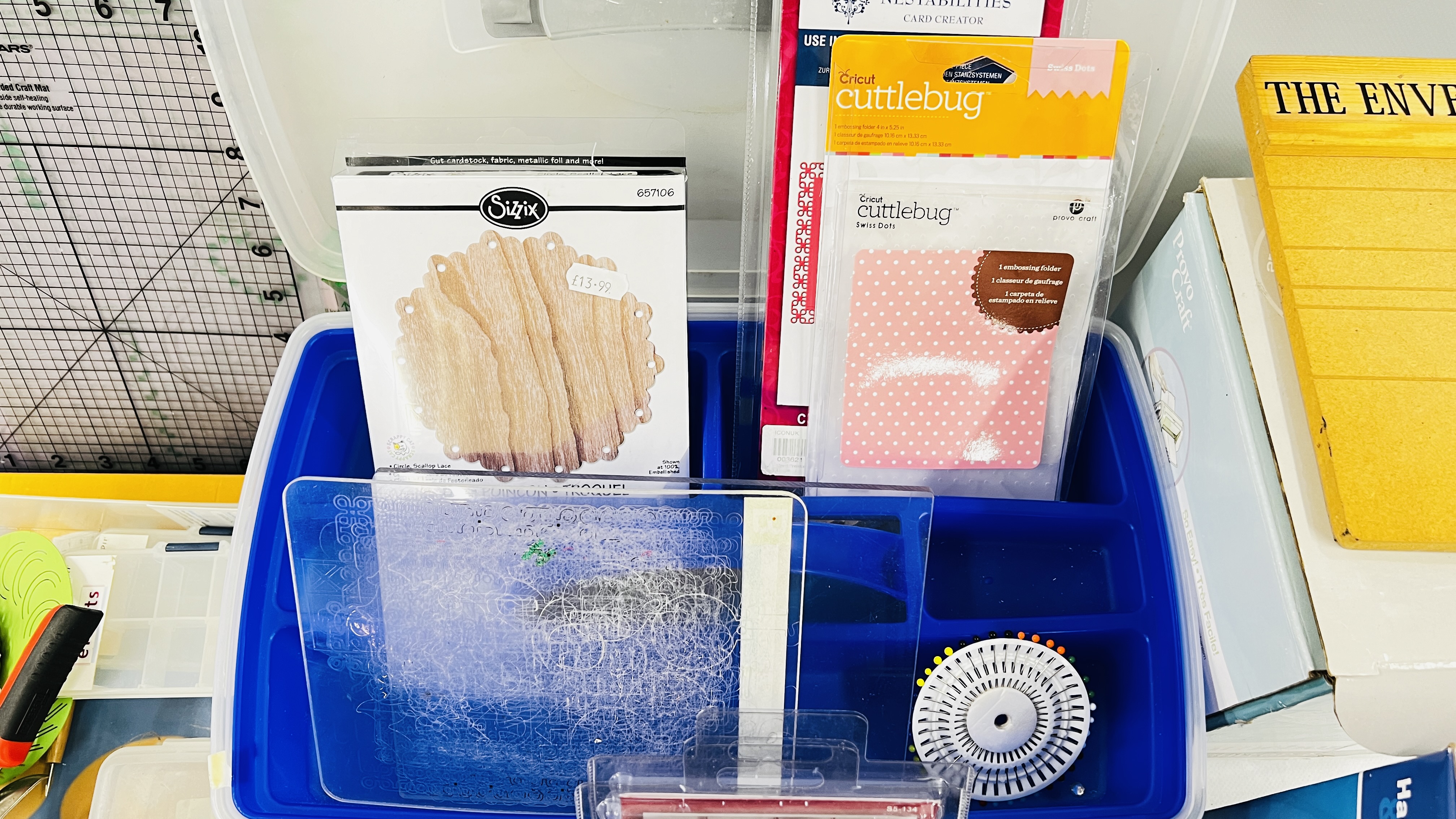 TWO BOXES CONTAINING CRAFTING TOOLS AND ACCESSORIES TO INCLUDE PROVO CRAFT CUTTLEBUG, - Image 6 of 12