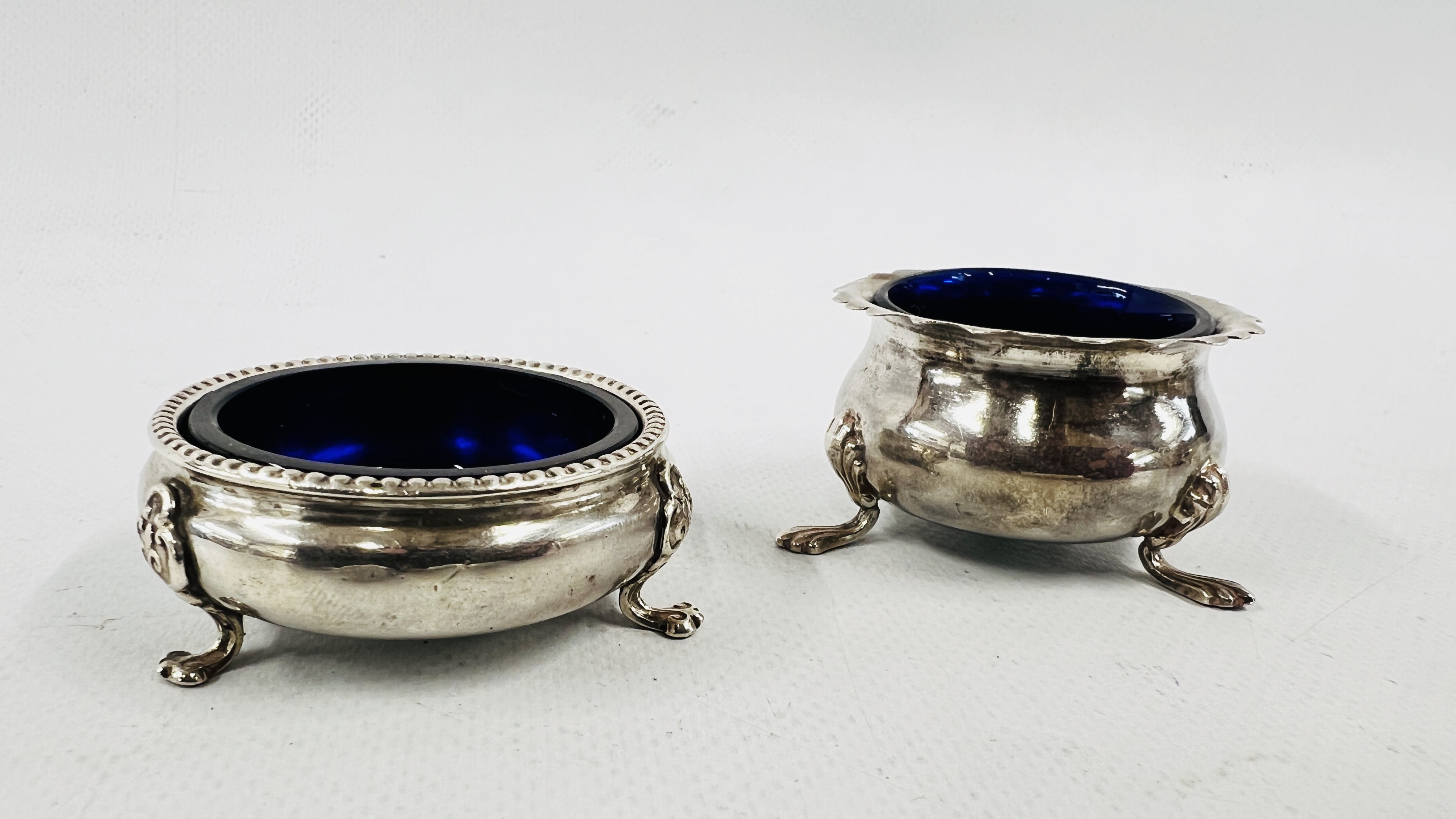 FOUR VARIOUS SILVER BLUE GLASS LINED SALTS. - Image 5 of 12