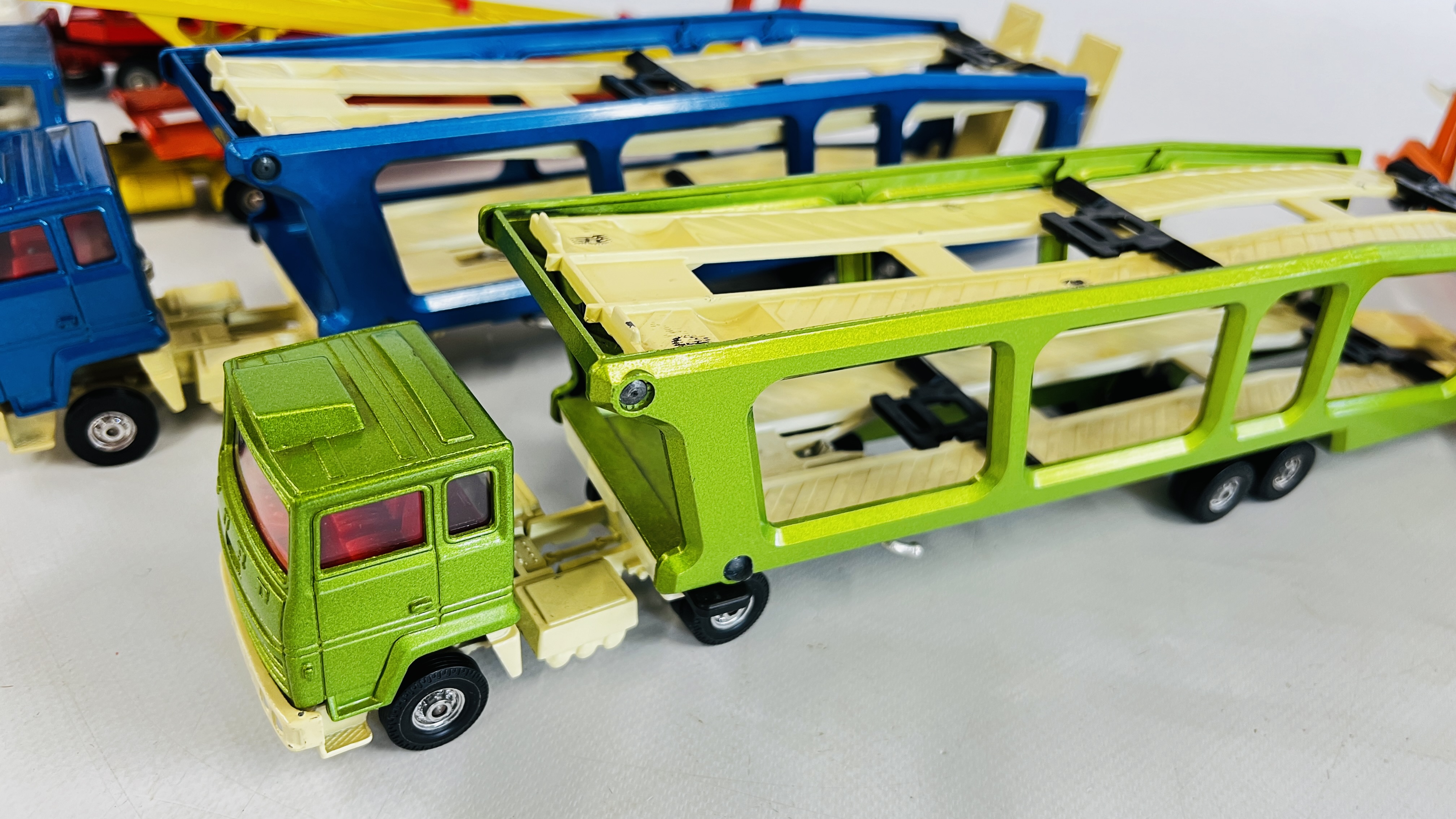 A GROUP OF 6 DIE-CAST CORGI CAR TRANSPORTERS. - Image 8 of 9