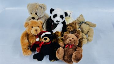 A GROUP OF GOOD QUALITY TEDDY BEARS MARKED "GUND".