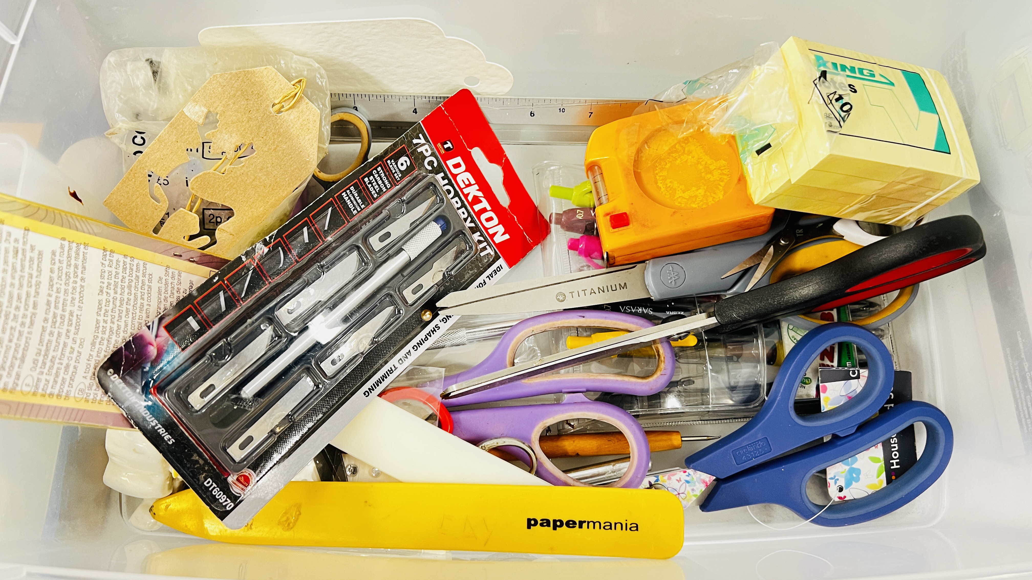 TWO BOXES CONTAINING CRAFTING TOOLS AND ACCESSORIES TO INCLUDE PROVO CRAFT CUTTLEBUG, - Image 8 of 12