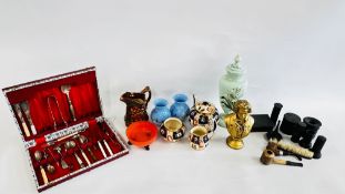 A BOX OF COLLECTIBLES TO INCLUDE EBONY DRESSING TABLE ITEMS, 2 VINTAGE PIPES, LOOSE CUTLERY,