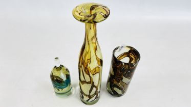 3 X PIECES OF "MDINA" ART GLASS TO INCLUDE TWO VASES H 19.5CM X H 34.