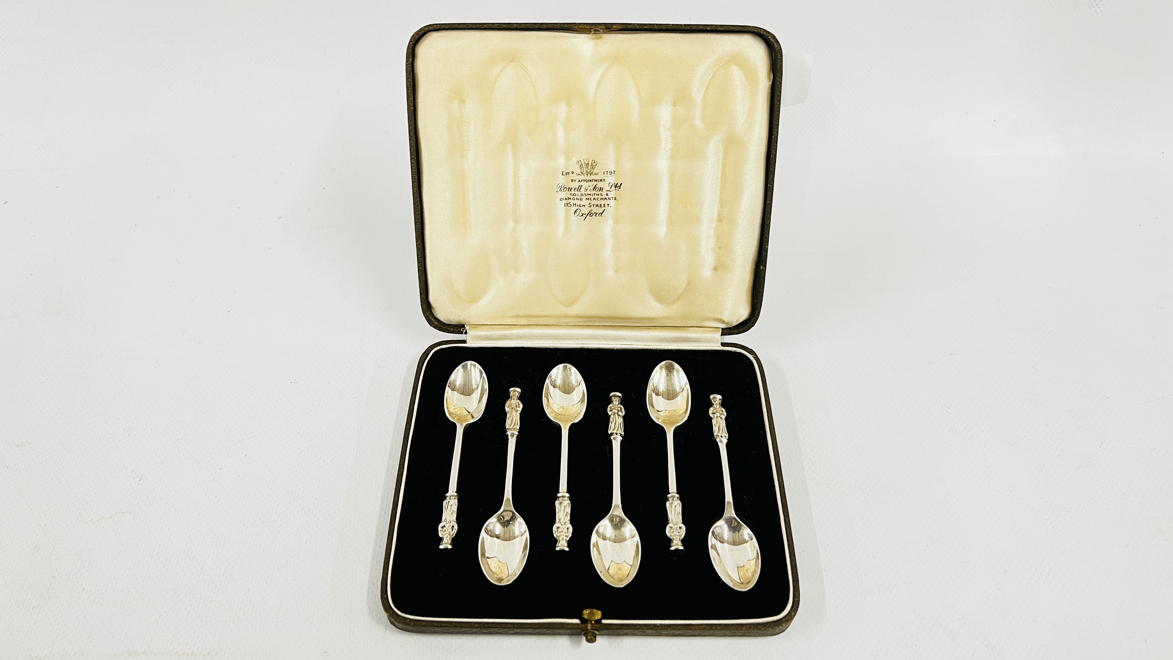 A CASED SET OF 6 SILVER COFFEE SPOONS, LONDON 1938, MAKER JOSIAH WILLIAMS & CO.