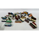 A TRAY OF APPROX 40 ASSORTED DIE-CAST BUSES TO INCLUDE MATCHBOX & KINTOY EXAMPLES ETC.