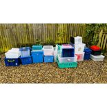 QUANTITY ASSORTED PLASTIC STORAGE BOXES.