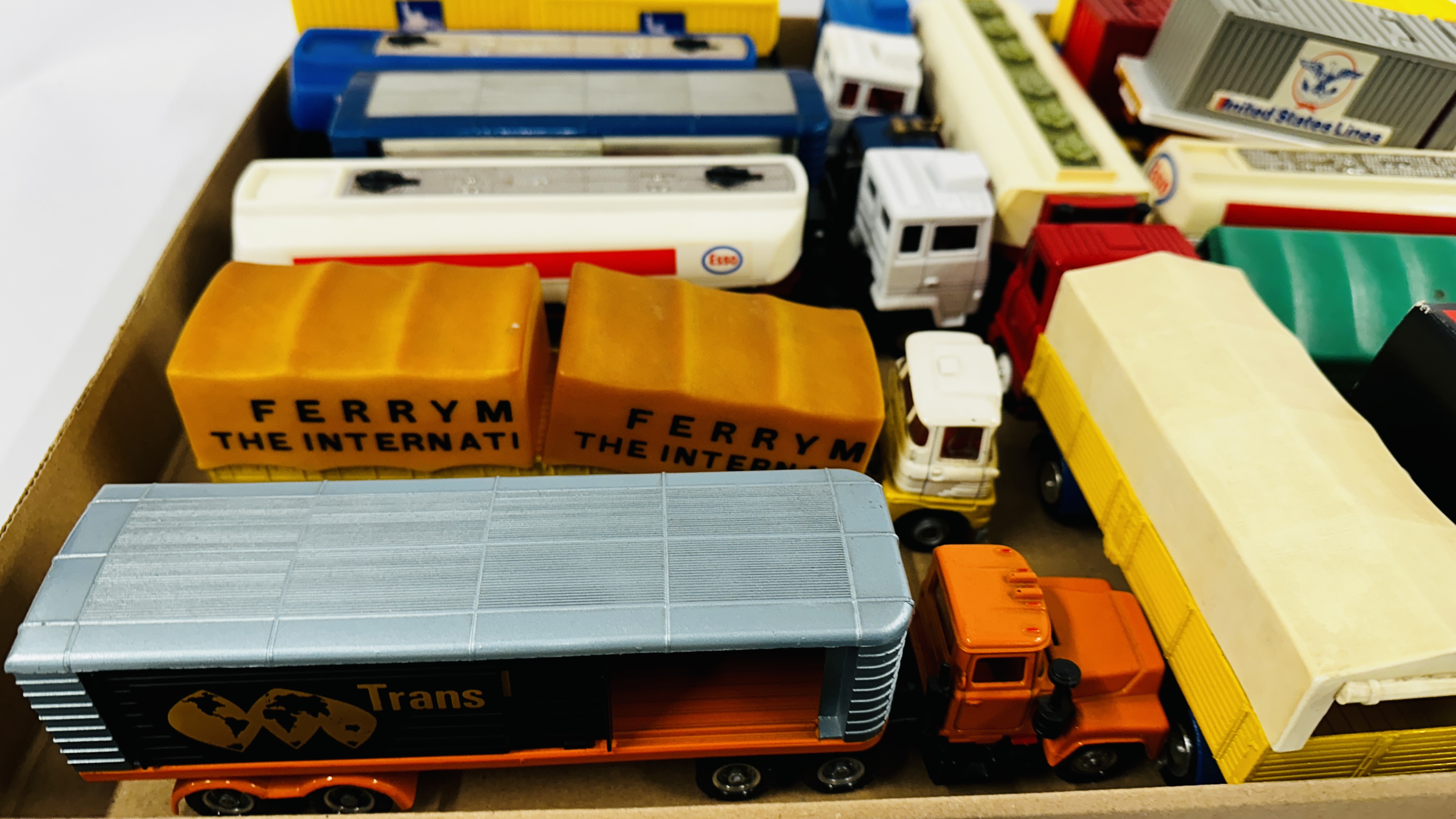 2 X TRAYS CONTAINING A GROUP OF ASSORTED DIE-CAST MODEL TRANSPORTER LORRIES TO INCLUDE ESSO AND - Image 4 of 16