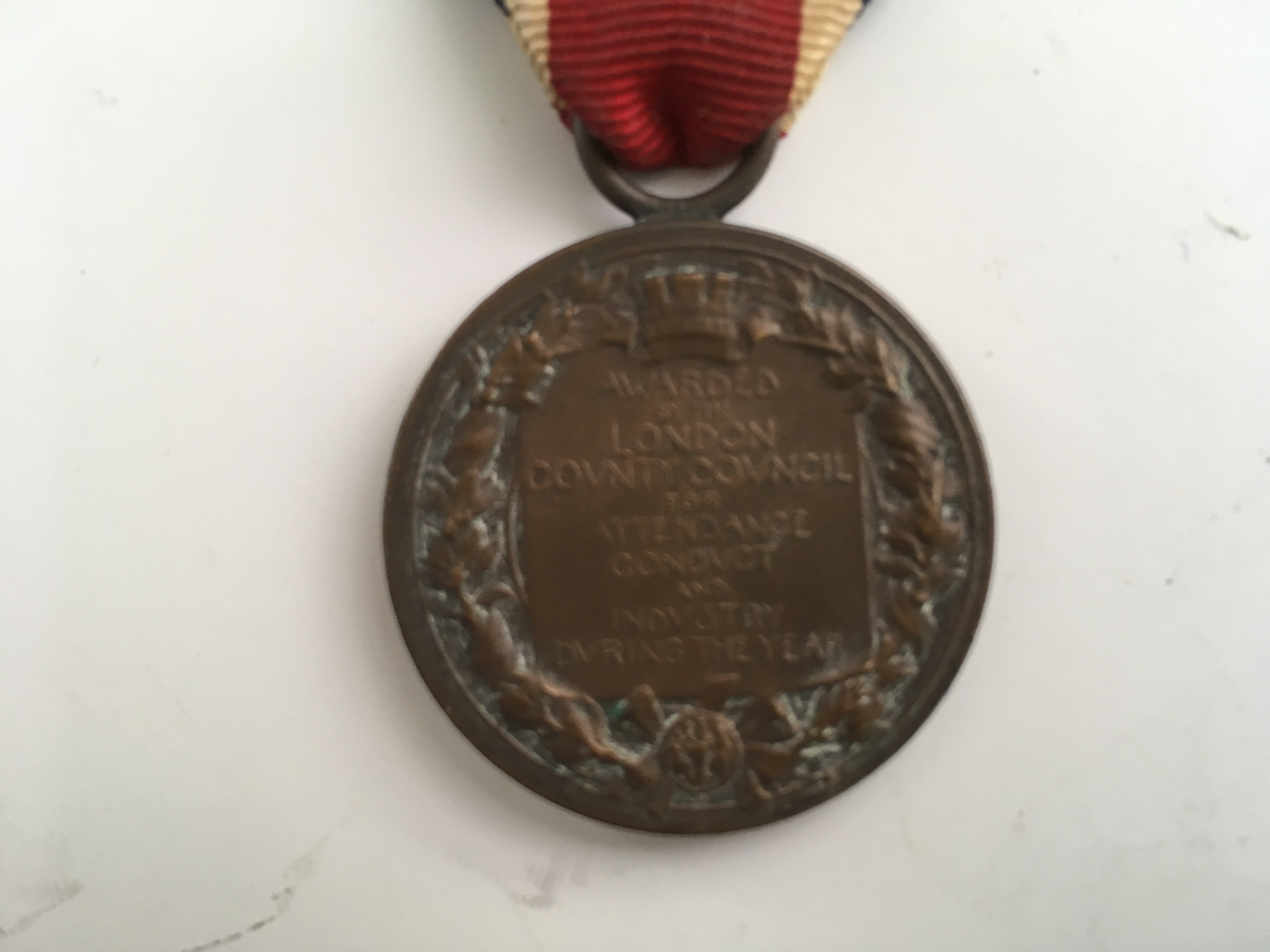 MEDALS: LONDON COUNTY COUNCIL 1913-14 KINGS MEDAL NAMED TO L. - Image 6 of 6