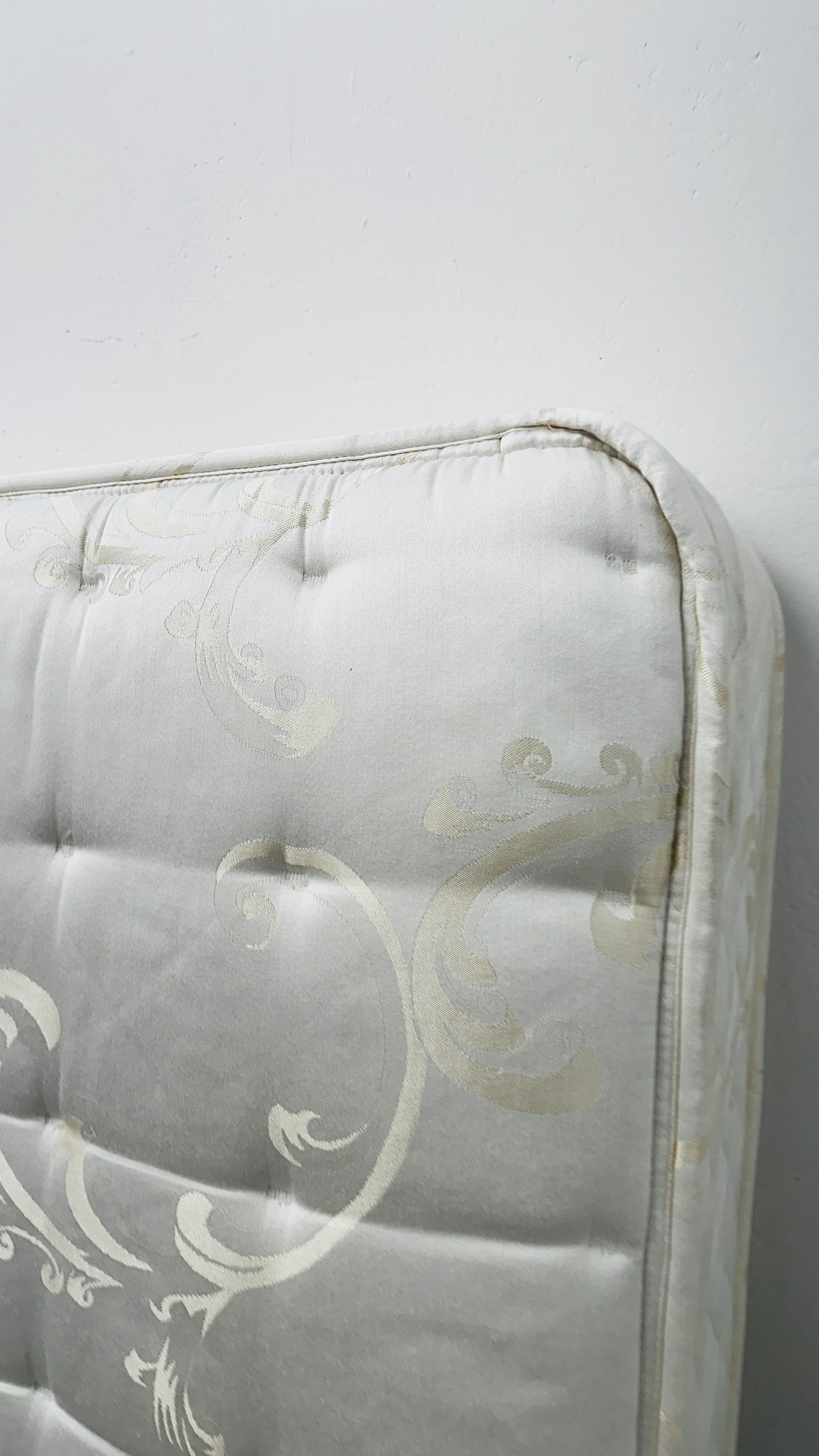 MYERS "AUGUSTA" DEEP QUILTED DOUBLE MATTRESS. - Image 7 of 10